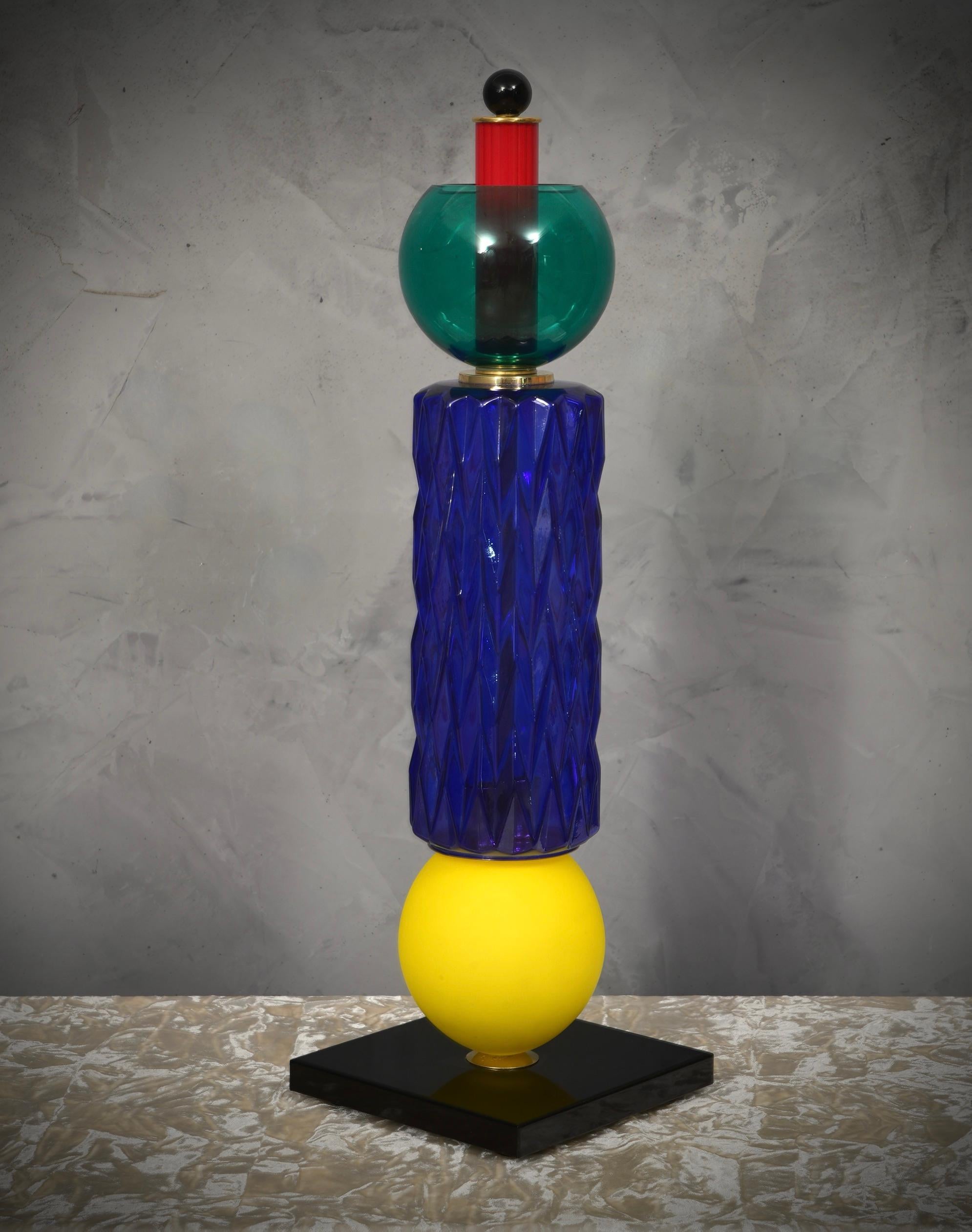 Murano Blu Yellow Green Red Art Glass and Brass Midcentury Table Lamp, 1990 In Good Condition For Sale In Rome, IT