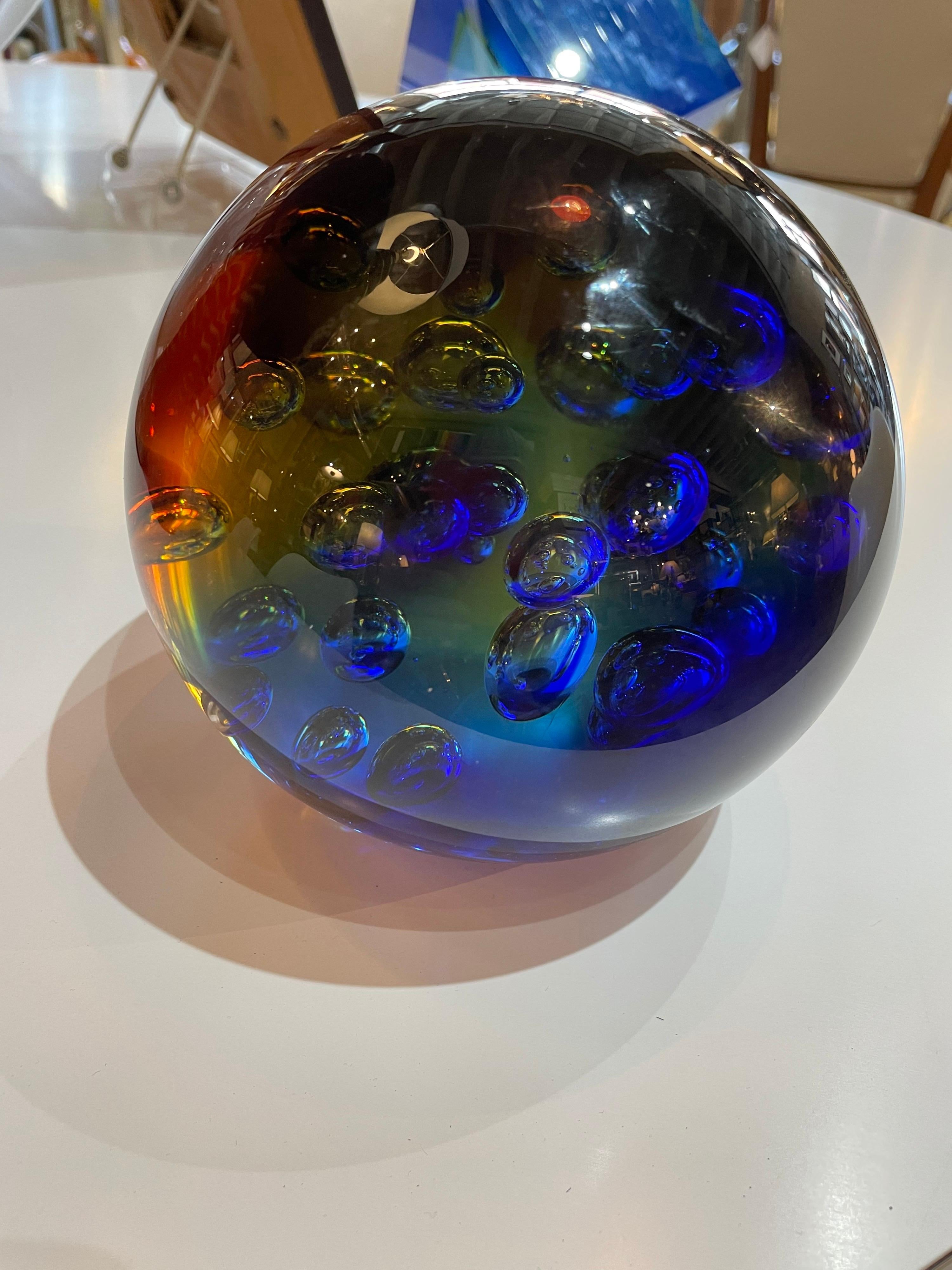 Presse-papier à bulles contrôlées bleu et ambre de Murano par Galaxy D'Arte en vente 3