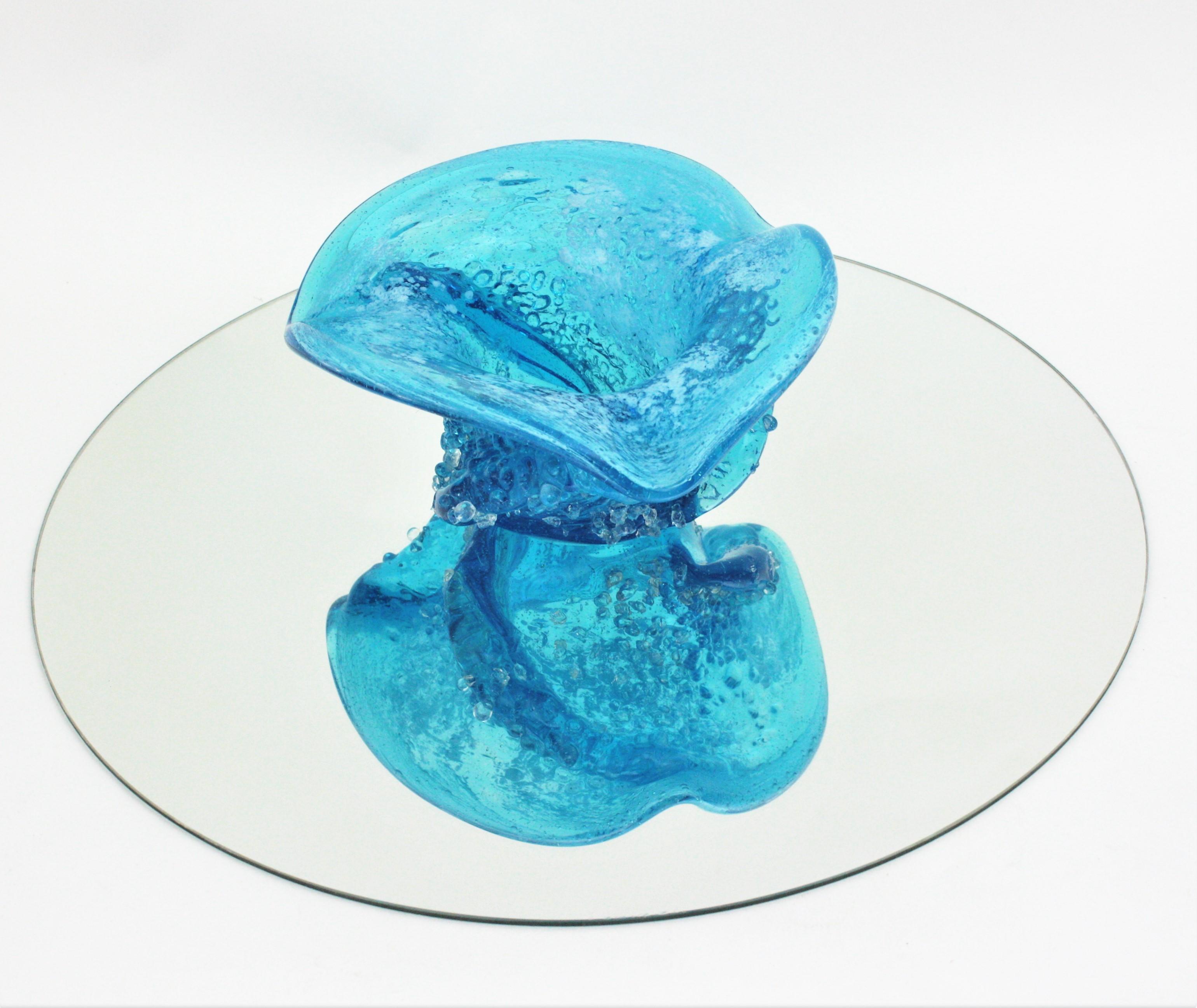 Bol de centre de table en verre d'art bleu de Murano avec gouttes de verre transparent appliquées en vente 11