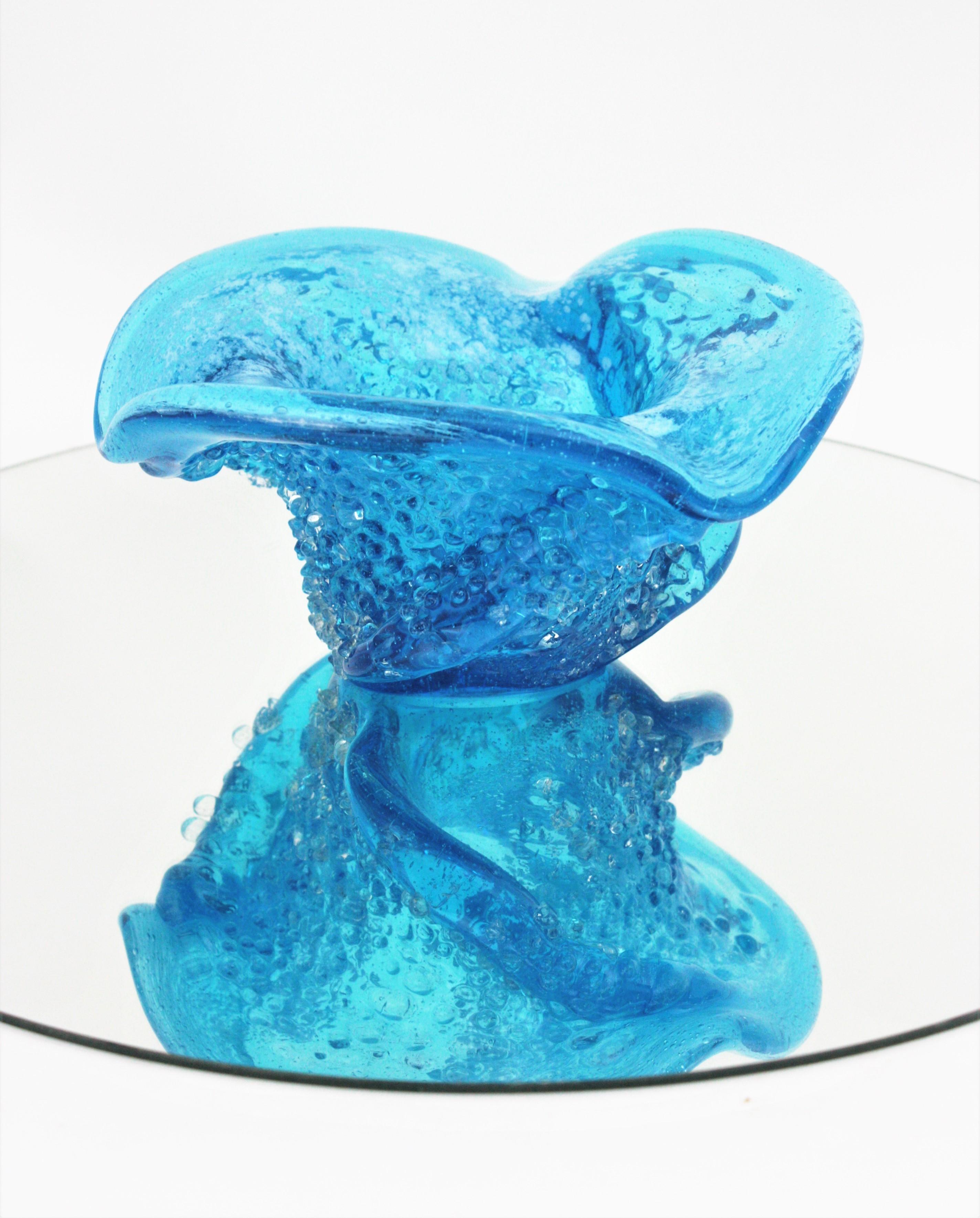 Bol de centre de table en verre d'art bleu de Murano avec gouttes de verre transparent appliquées Excellent état - En vente à Barcelona, ES