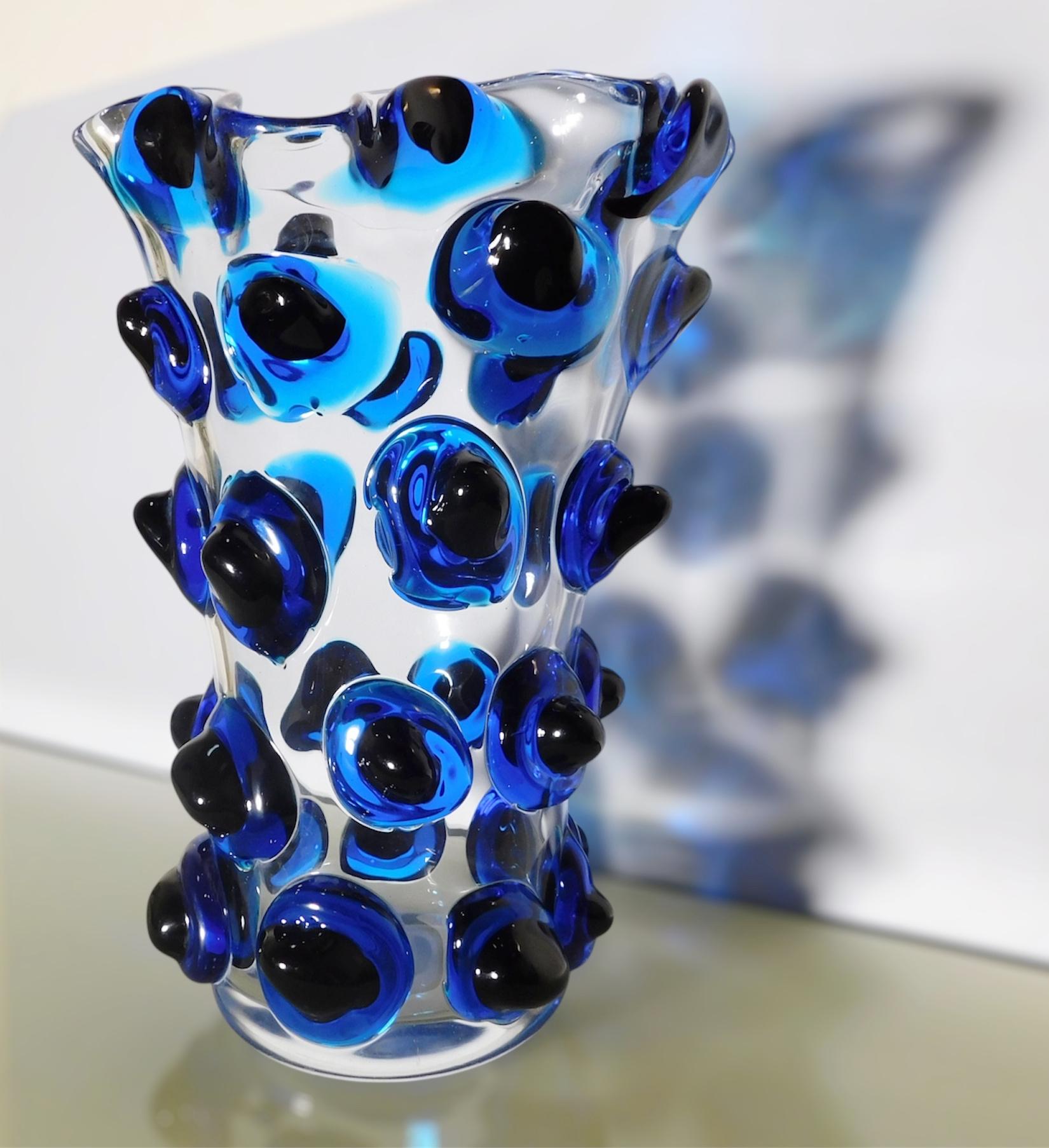 Italiano Vaso Bugnato Blu di Murano di Giuliano Busato in vendita