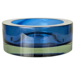 Centrotavola/ciotola in vetro di Murano Glass Sommerso blu e trasparente di Seguso
