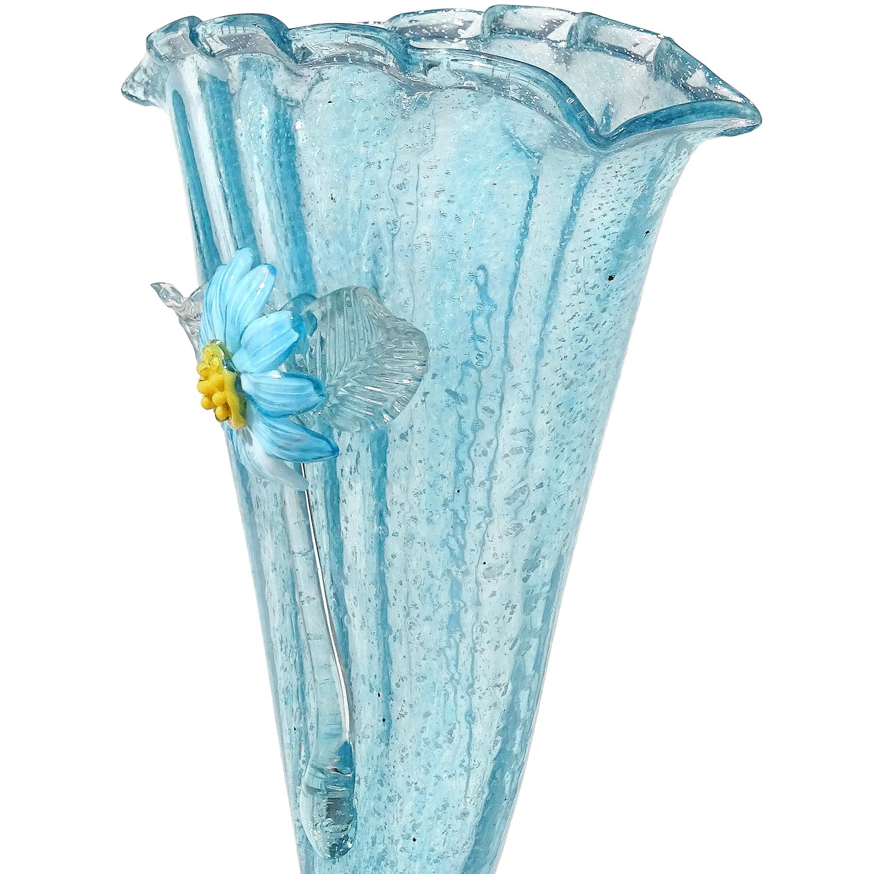 Murano Blue Daisy Silver Flecks Italian Art Glass Tall Fan Shape Flower Vase In Good Condition For Sale In Kissimmee, FL