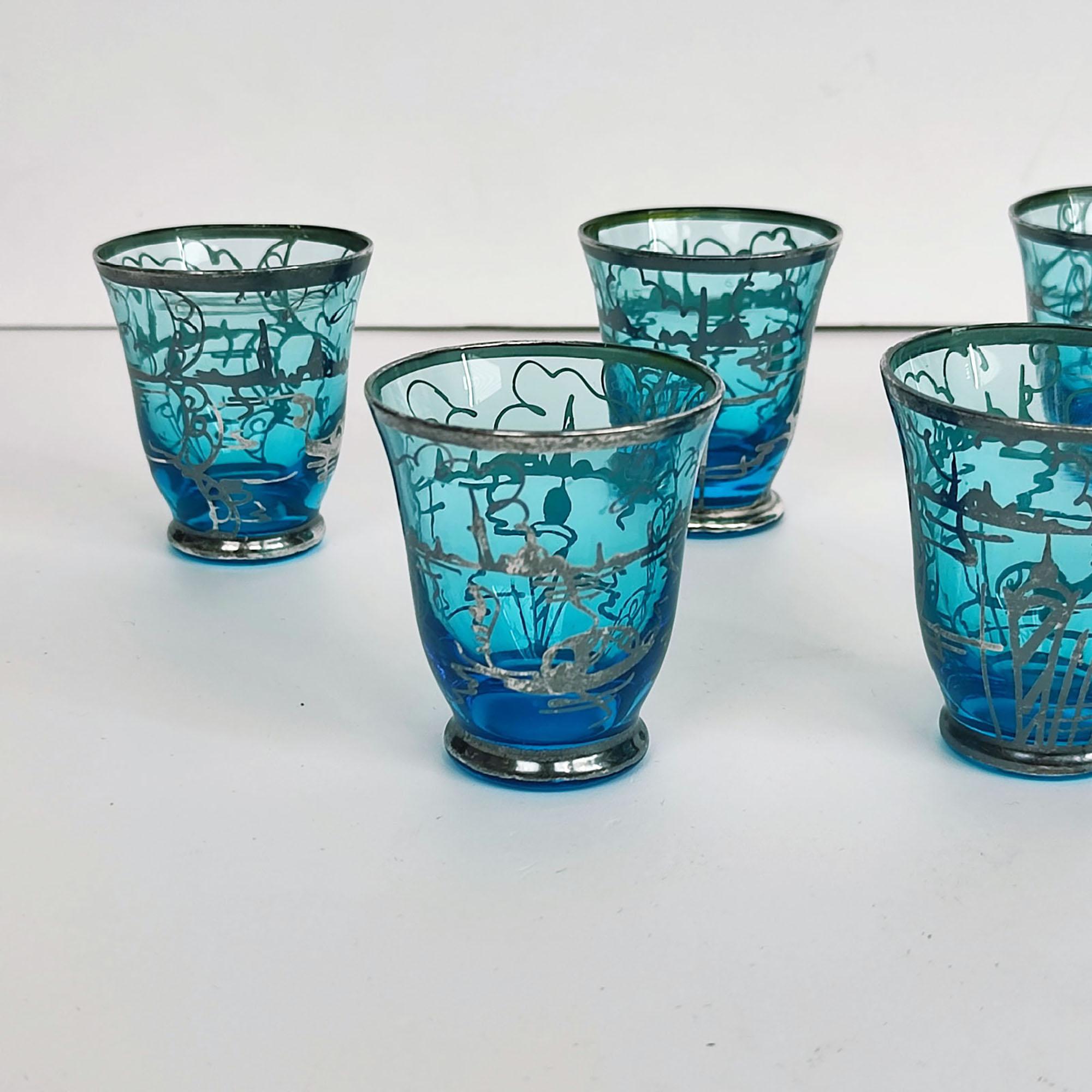 Milieu du XXe siècle Set de carafes en verre bleu de Murano avec incrustation en argent Sterling San Giorgio - Italie en vente