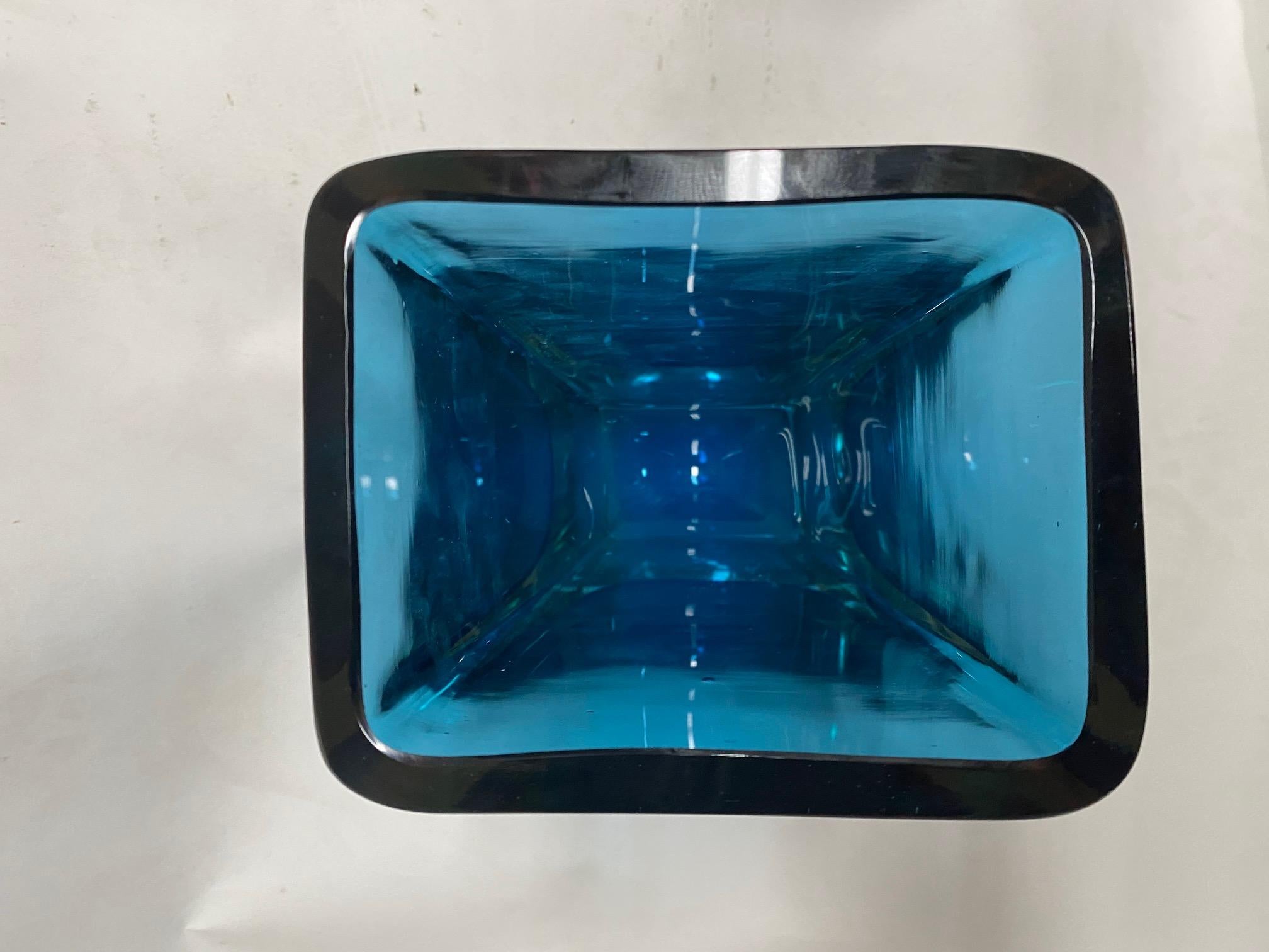 Murano Blue Glass “Sommerso” Vase by Fabio Tosi for Cenedese For Sale 2