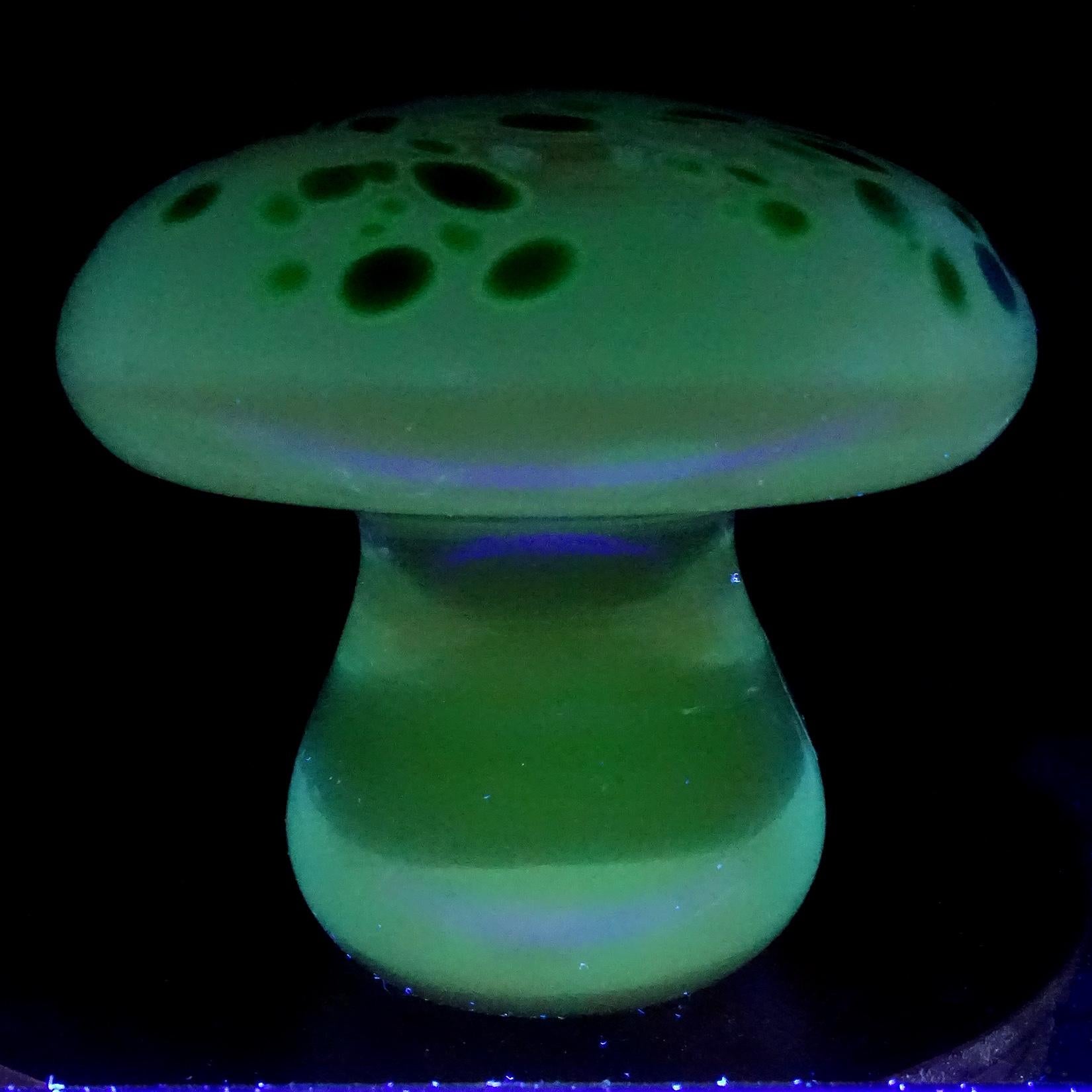 Sculpture en verre d'art italien de Murano bleu vert, presse-papier champignon toadstool champignon Bon état - En vente à Kissimmee, FL