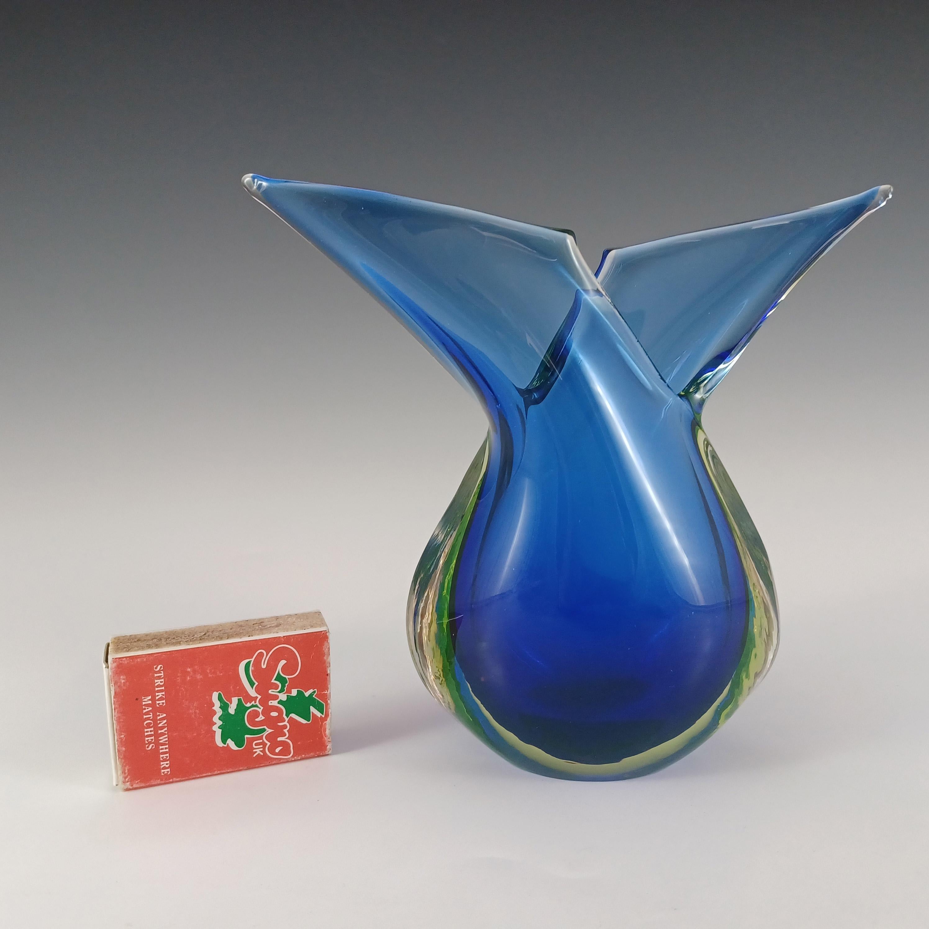 Murano Blue & Uranium Green Sommerso Glass Venetian Vase For Sale 4
