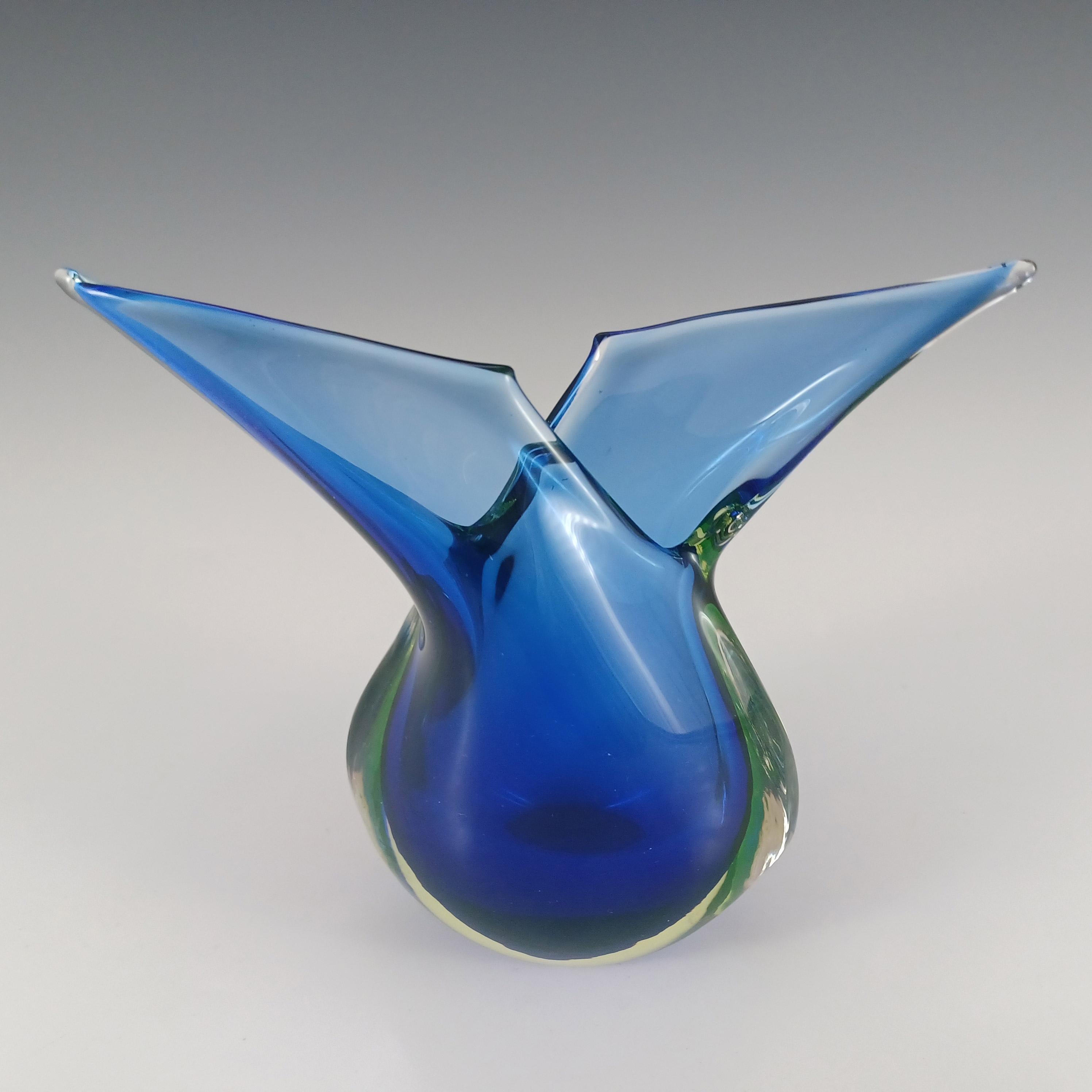 Murano Blue & Uranium Green Sommerso Glass Venetian Vase In Good Condition For Sale In Bolton, GB