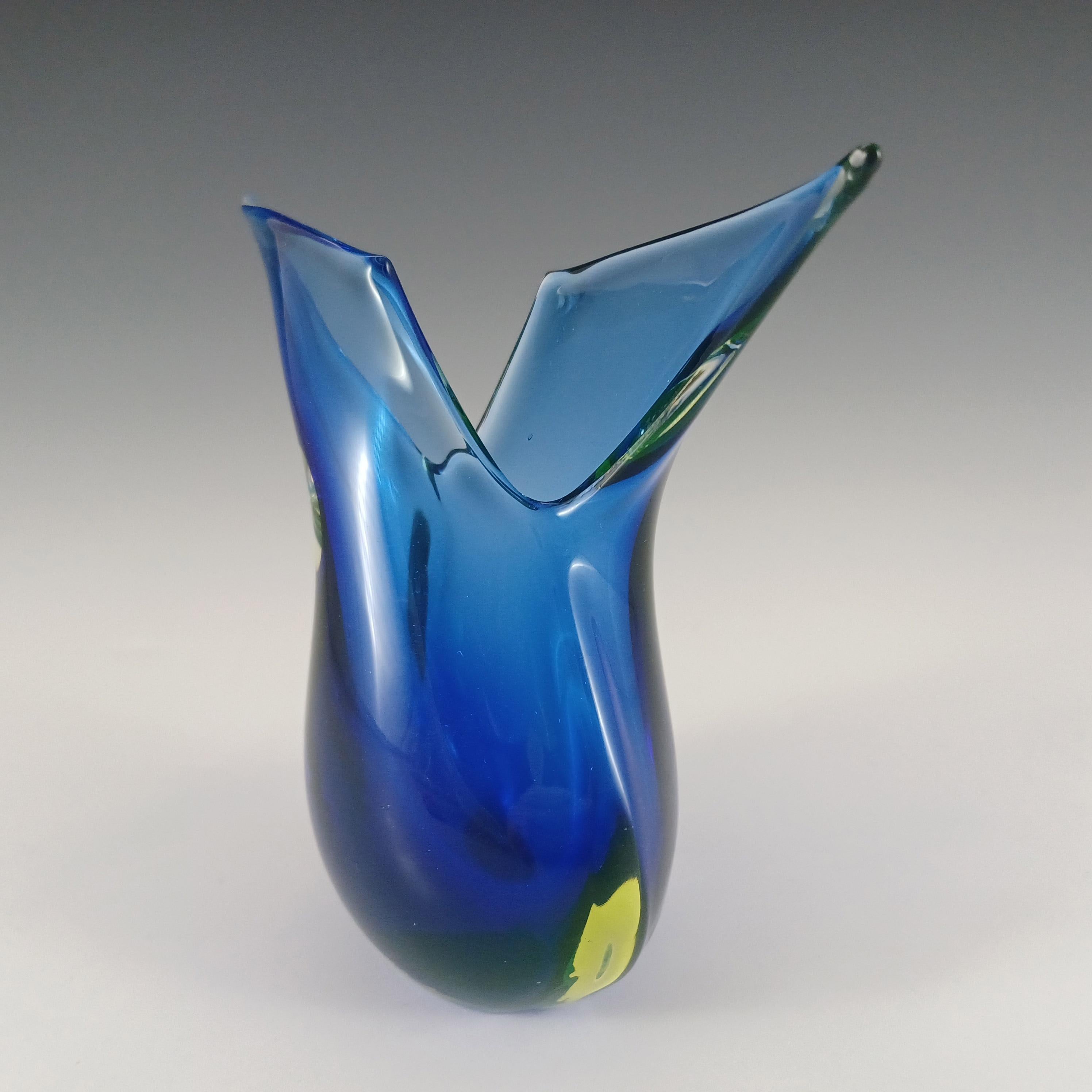 Murano Blue & Uranium Green Sommerso Glass Venetian Vase For Sale 2