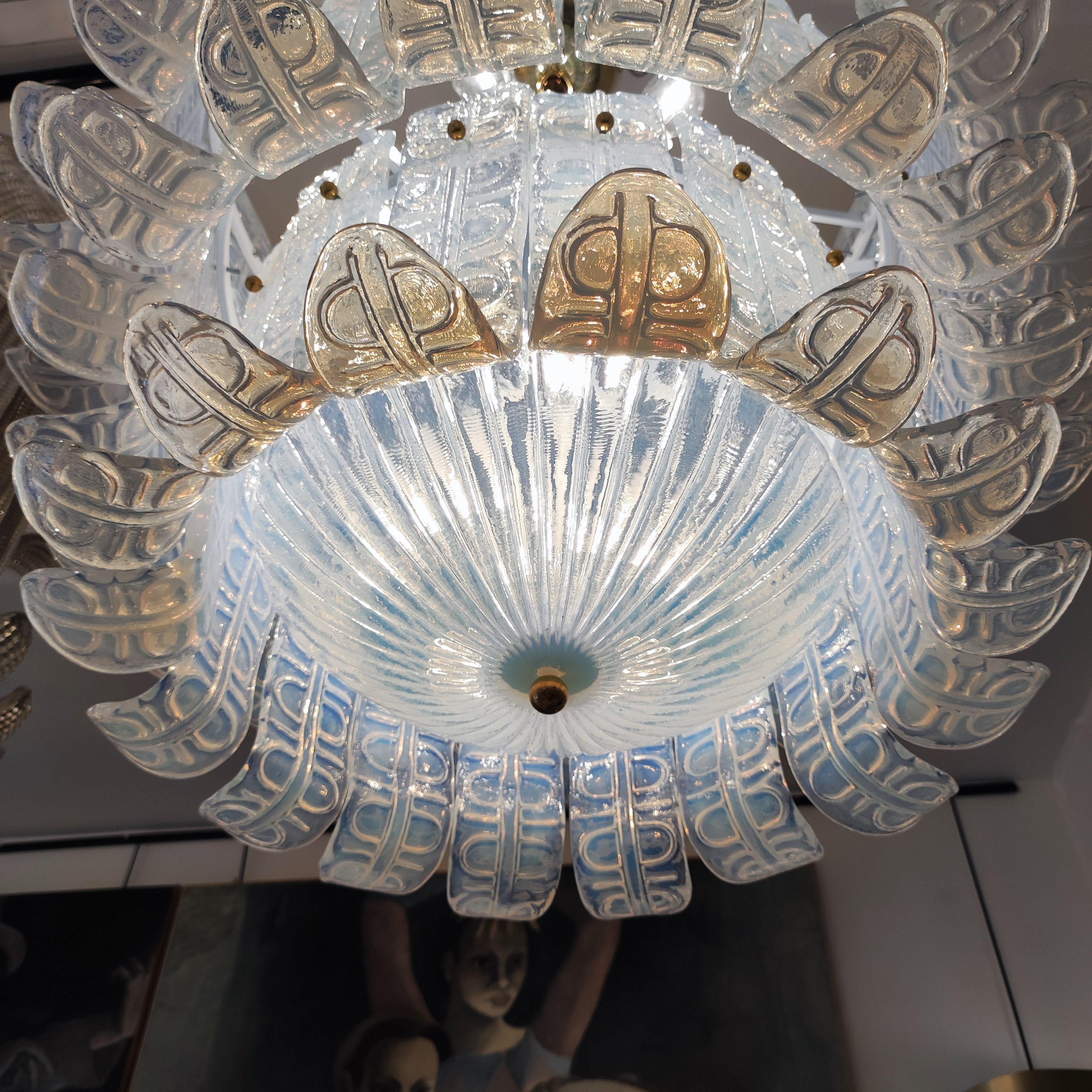 Murano Bluish Opalescent Glass Chandelier In Excellent Condition For Sale In Saint-Ouen, FR