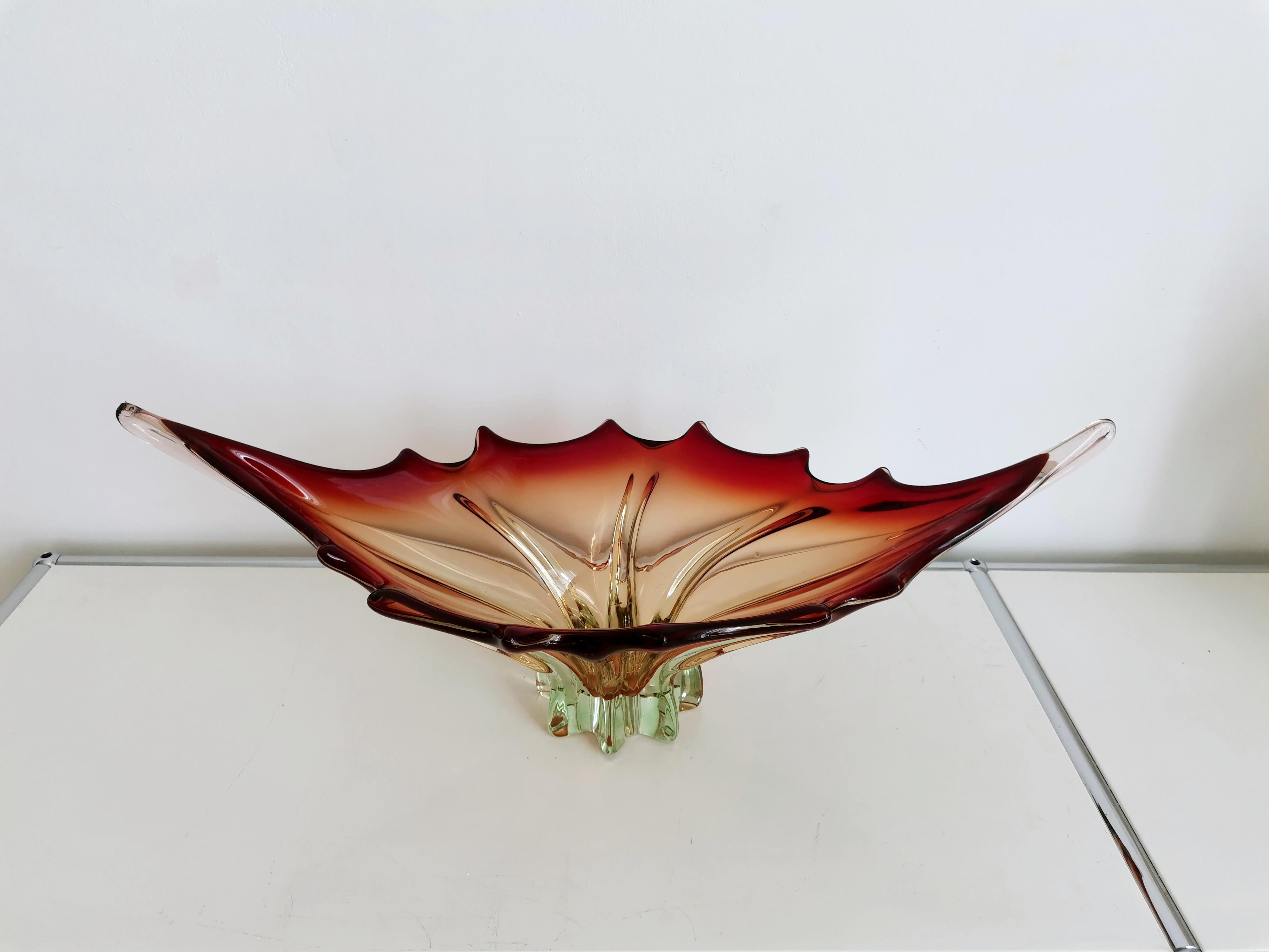 Murano Bowl, Design by Fratelli Toso, 60's In Excellent Condition For Sale In Ljubljana, SI