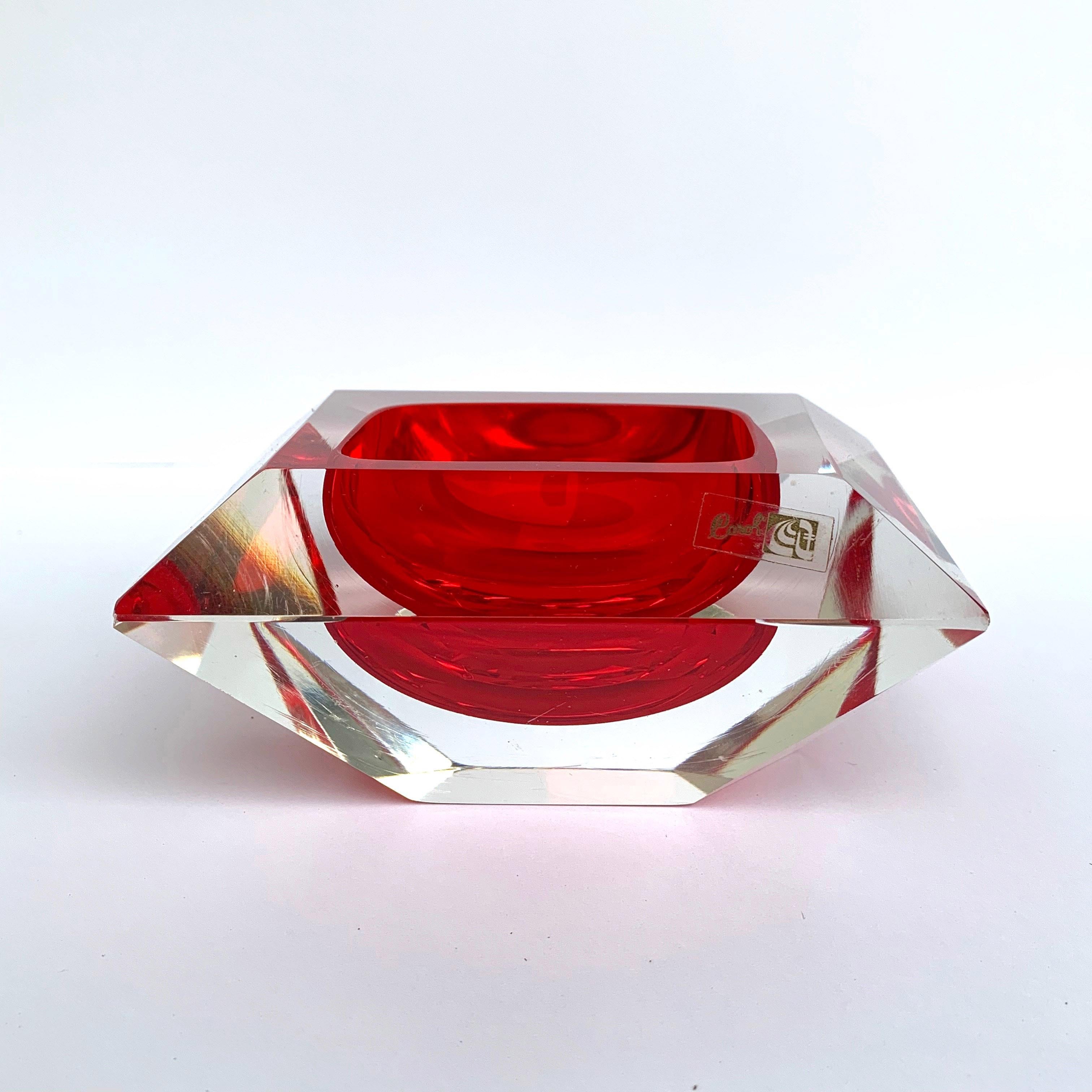 Mid-Century Modern Murano bowl, Flavio Poli, submerged glass. Cut and ruby ​​color, Italy, 50s For Sale
