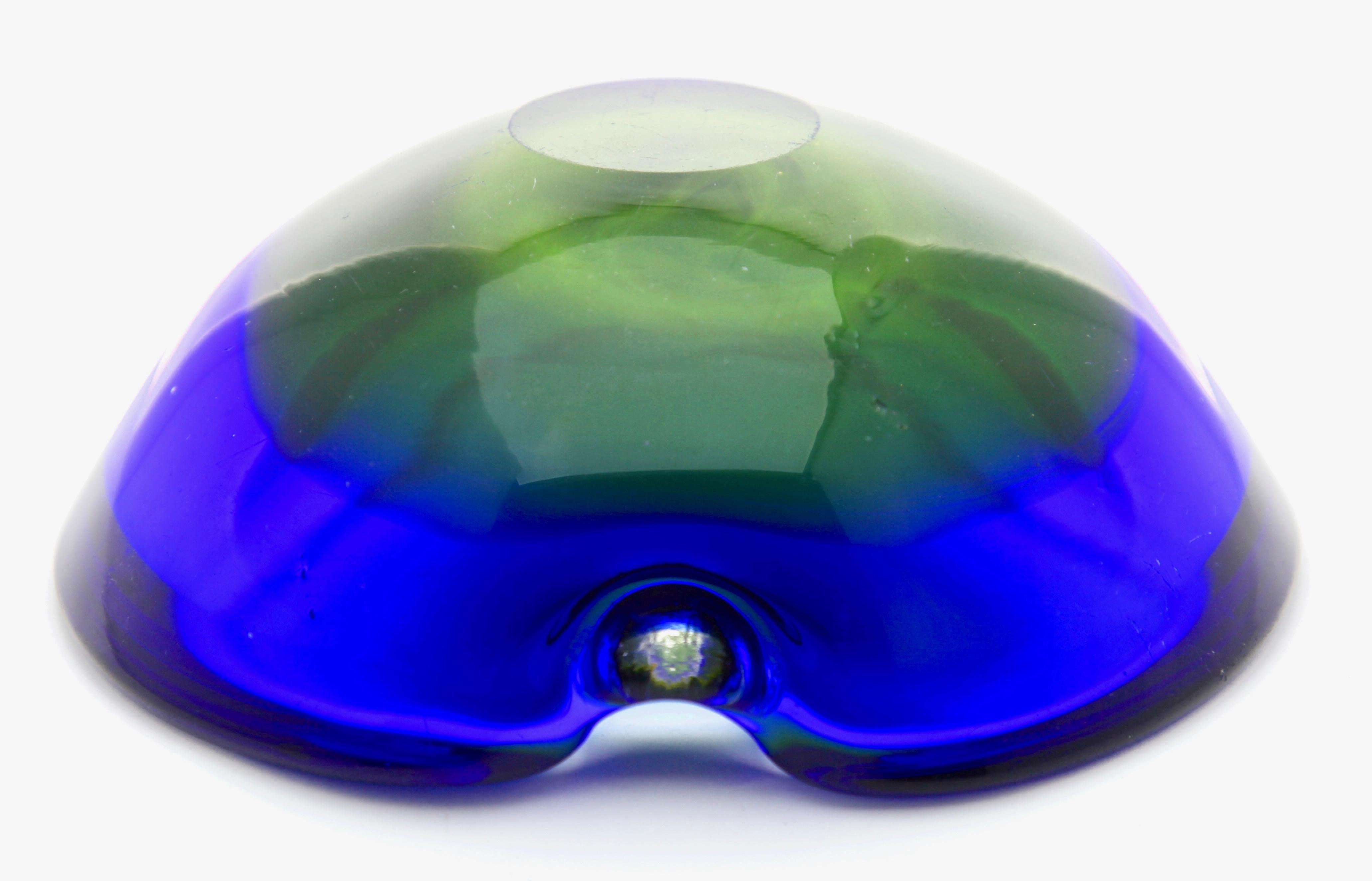 Verre de Murano Bol de Murano en verre d'art soufflé à la bouche bleu cobalt, design italien, années 1960