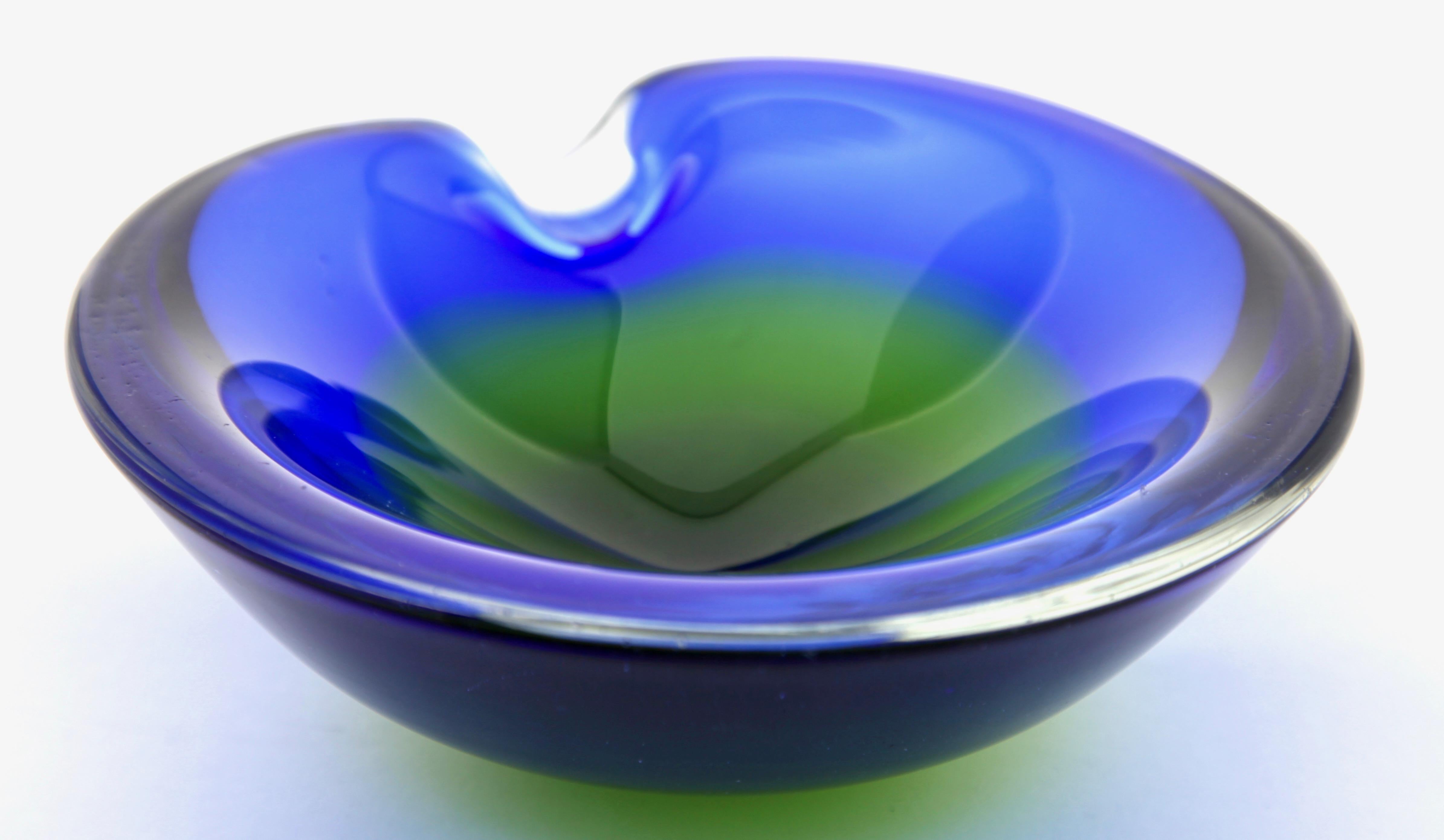 Murano Bowl in Cobalt Blue Mouth Blown Art Glass, Italian Design, 1960s 2