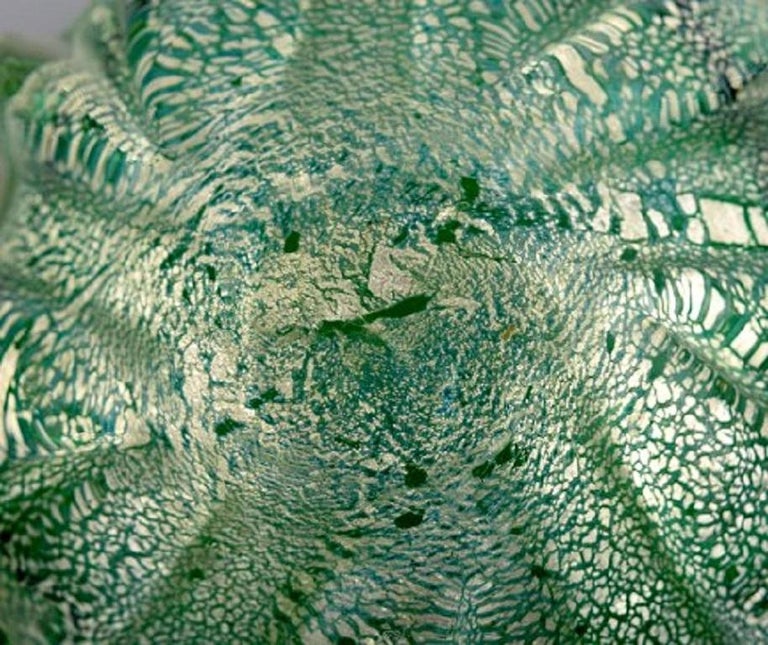 Murano Bowl in Green and Clear Mouth Blown Art Glass, Wavy Shape, 1960s In Excellent Condition For Sale In Copenhagen, Denmark