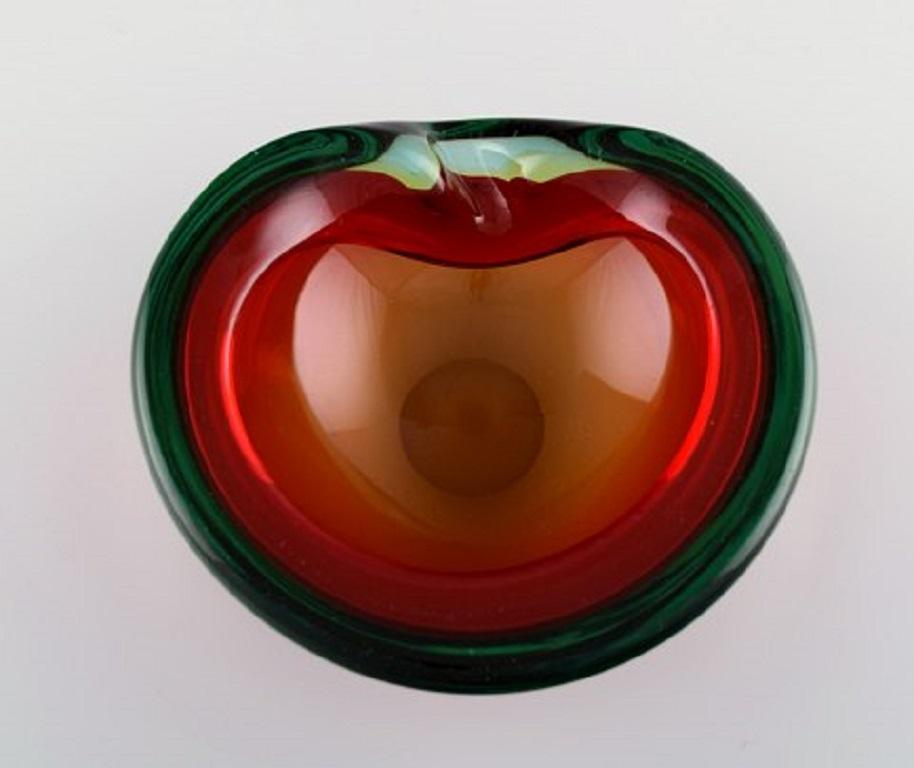 Mid-Century Modern Murano Bowl in Mouth Blown Art Glass, Italian Design, 1960s
