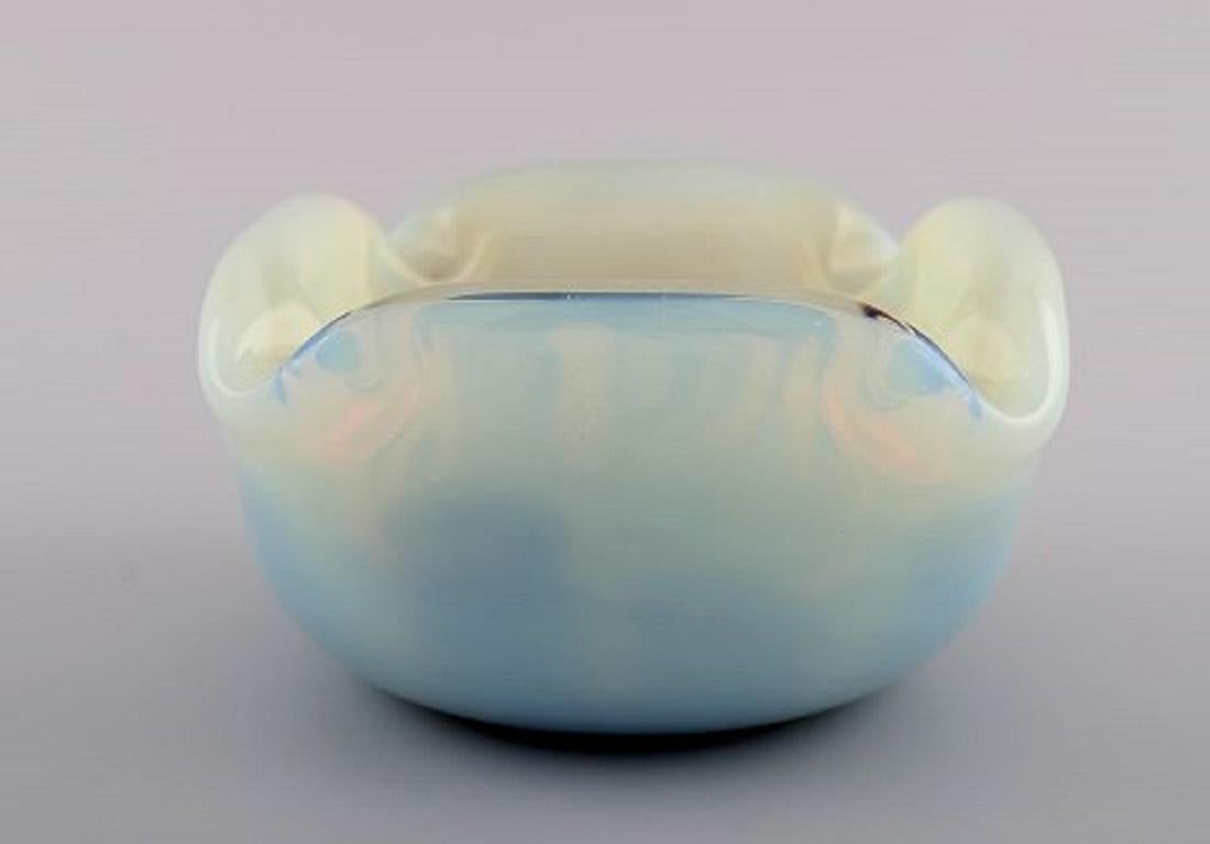 Murano Bowl in Mouth Blown Art Glass, Italian Design, 1960s In Excellent Condition For Sale In Copenhagen, DK