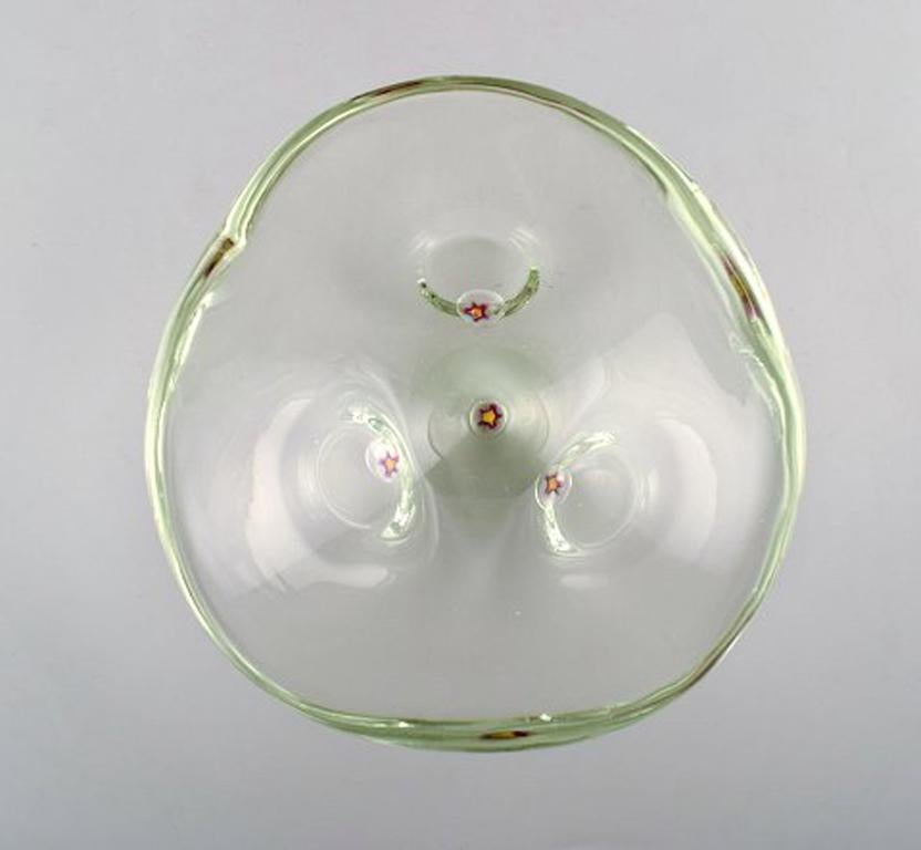 Murano bowl in mouth blown art glass with flowers in the glass mass, 1960s.
In perfect condition.
Measures: 20 x 7.5 cm.