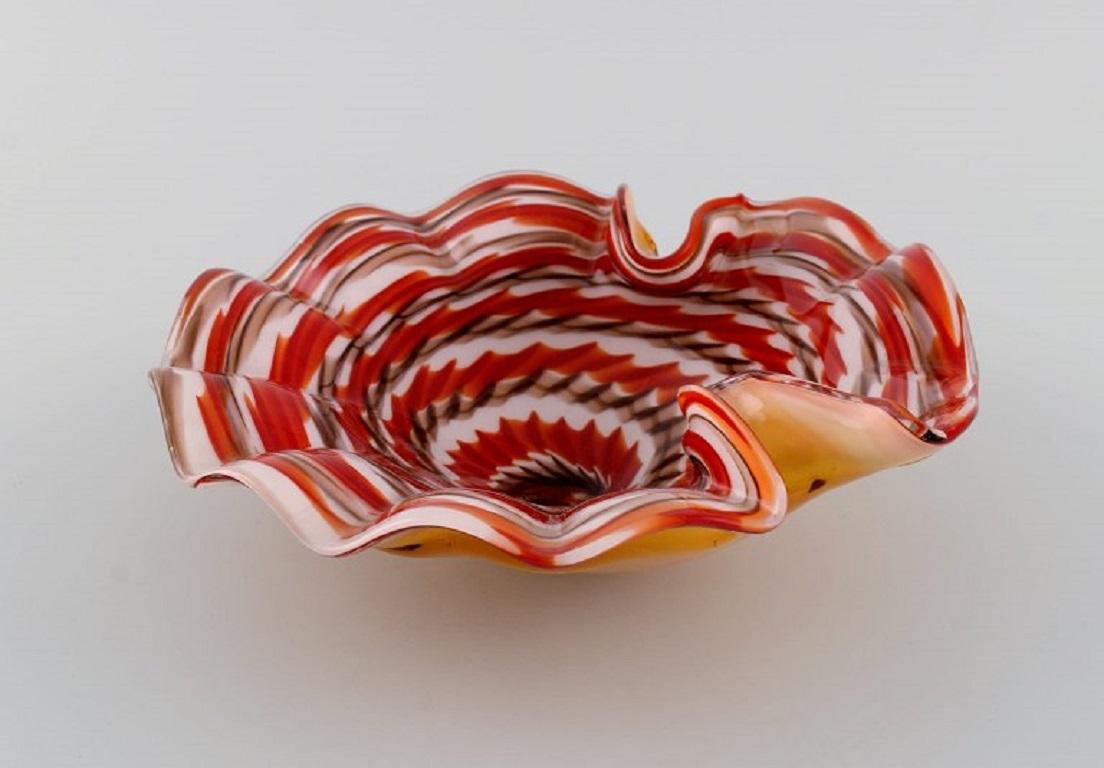 Italian Murano bowl in polychrome mouth blown art glass. Spiral decoration. For Sale