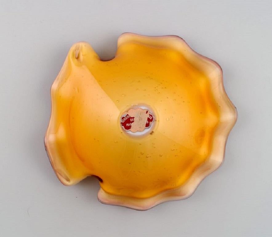Mid-20th Century Murano bowl in polychrome mouth blown art glass. Spiral decoration. For Sale