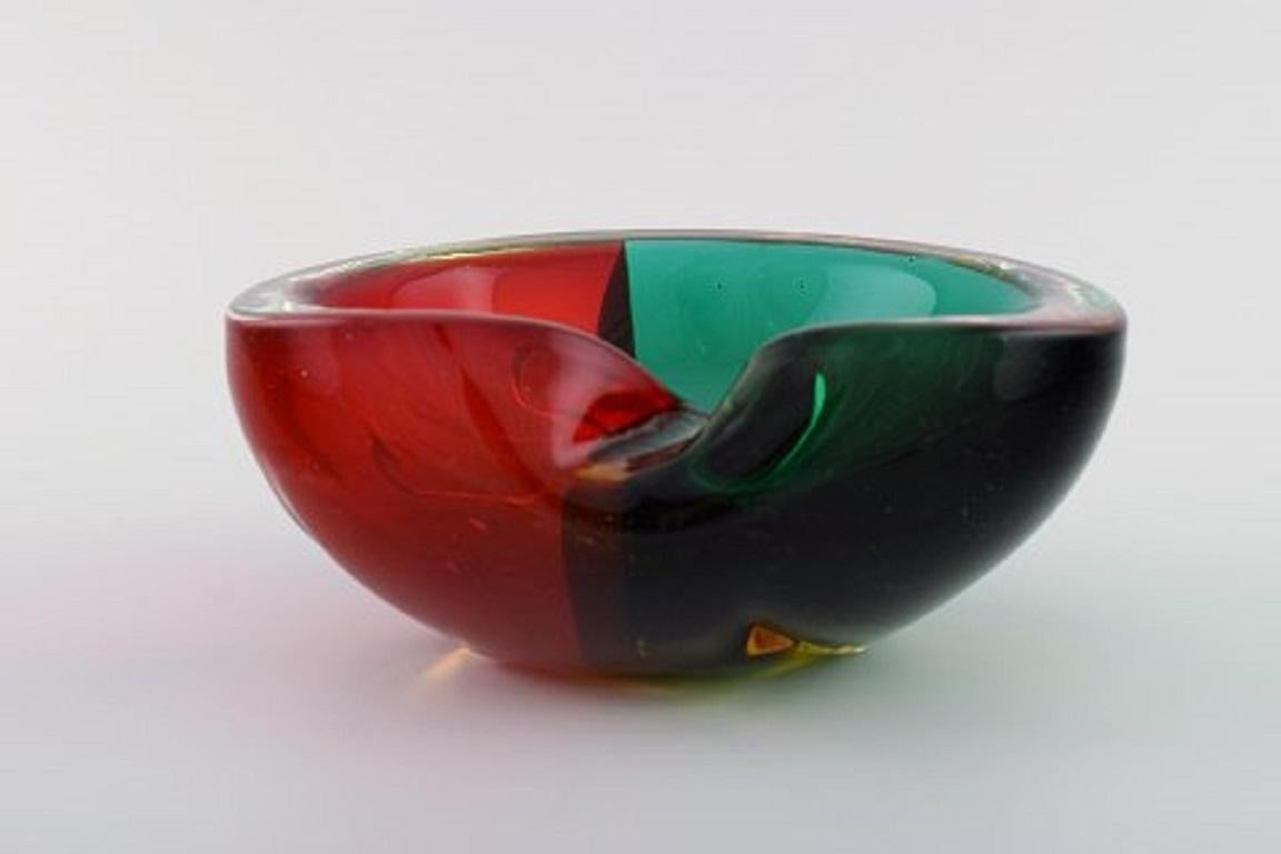 Murano Bowl in Red and Green Mouth Blown Art Glass. Italian Design, 1960s 1