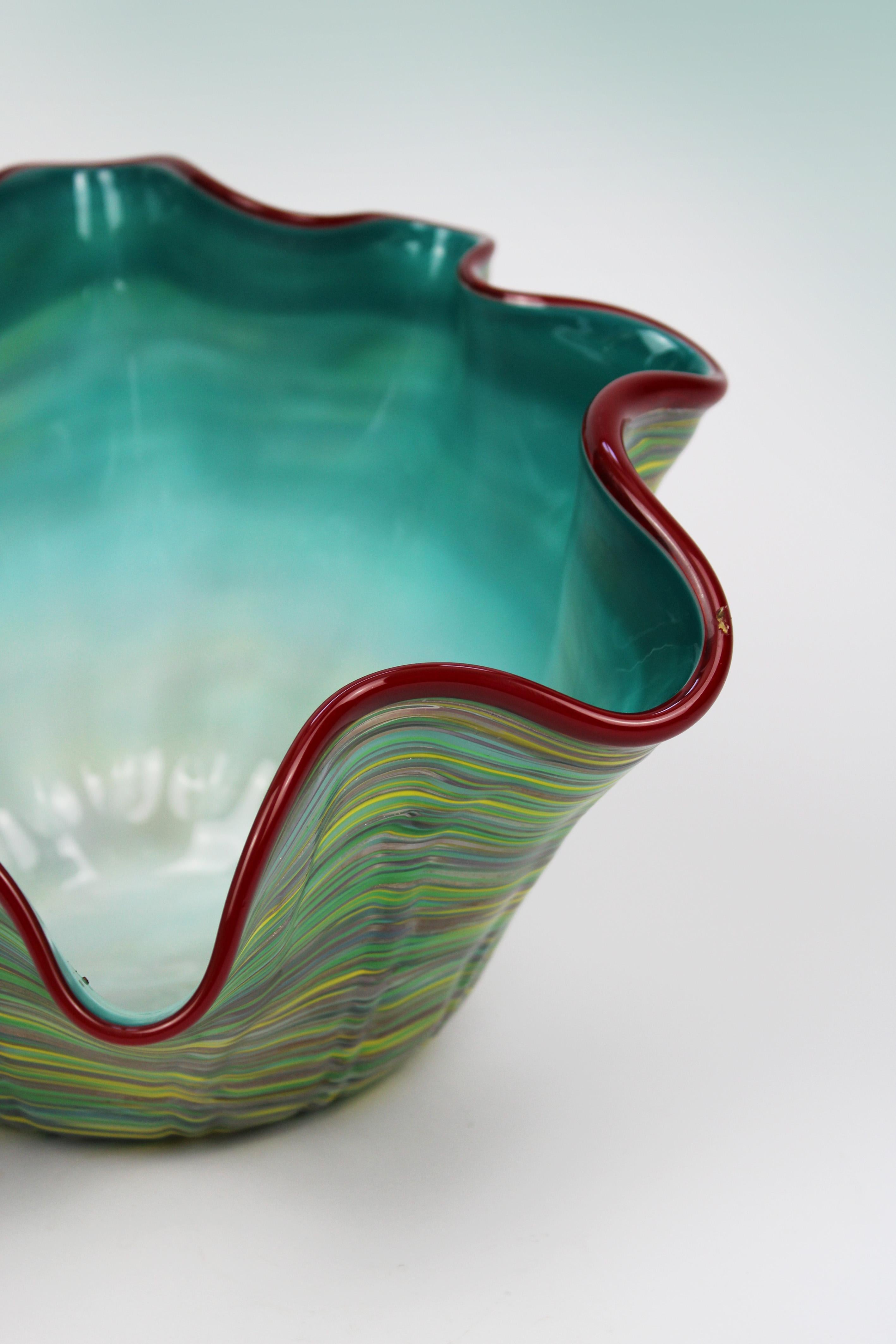 Murano Schale Organische mehrfarbige Streifen Glas handgefertigt 20. Jahrhundert Italien (Handgefertigt) im Angebot