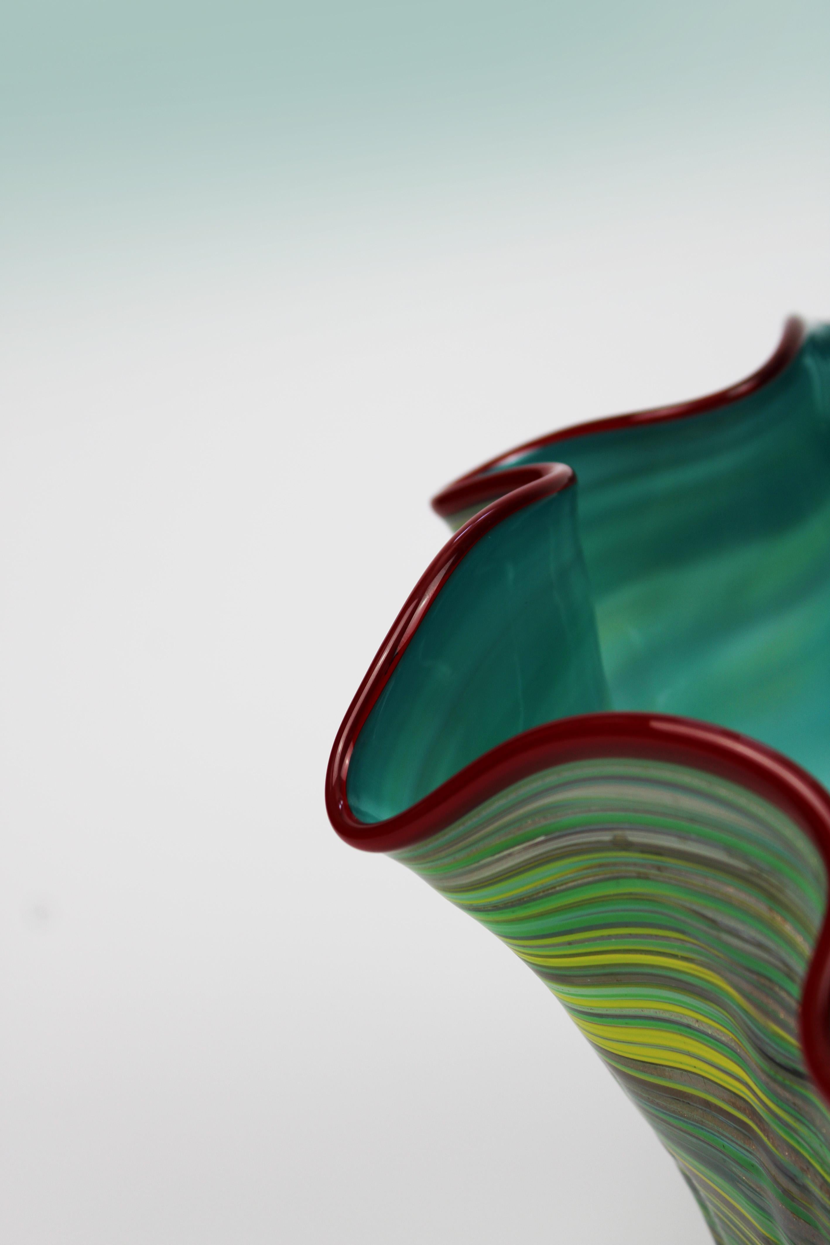 Murano Schale Organische mehrfarbige Streifen Glas handgefertigt 20. Jahrhundert Italien (Glaskunst) im Angebot