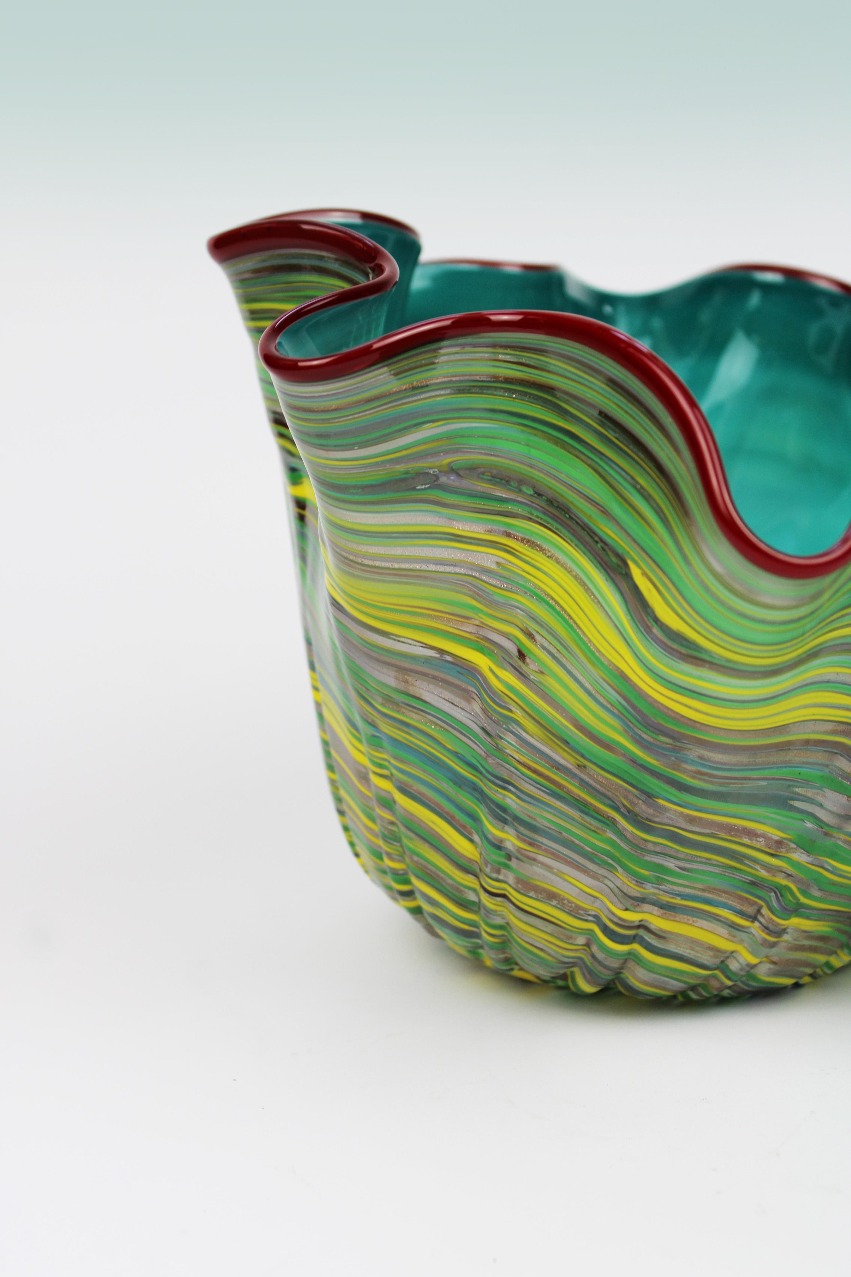 Murano Schale Organische mehrfarbige Streifen Glas handgefertigt 20. Jahrhundert Italien im Angebot 1