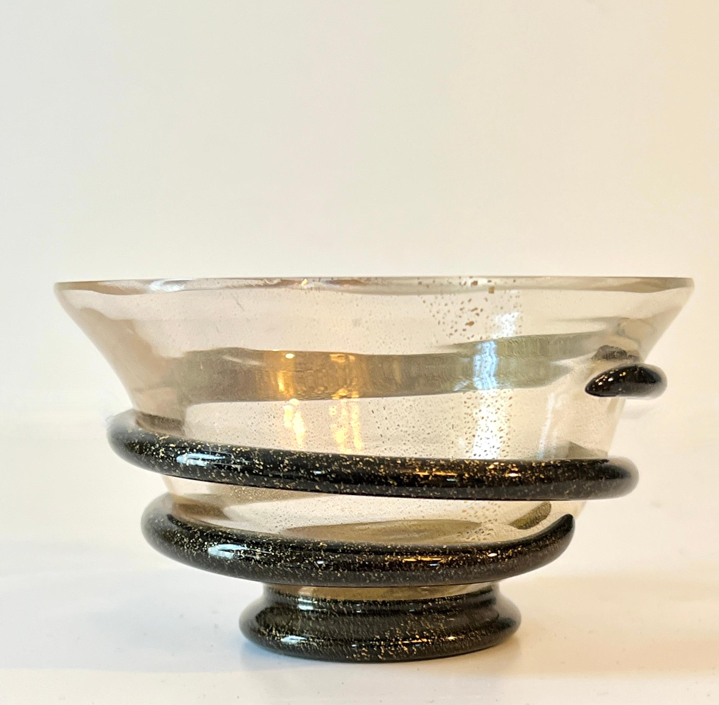 Mid-Century Modern Bol Murano avec spirale sombre de mouchetures Brown et Gold en vente