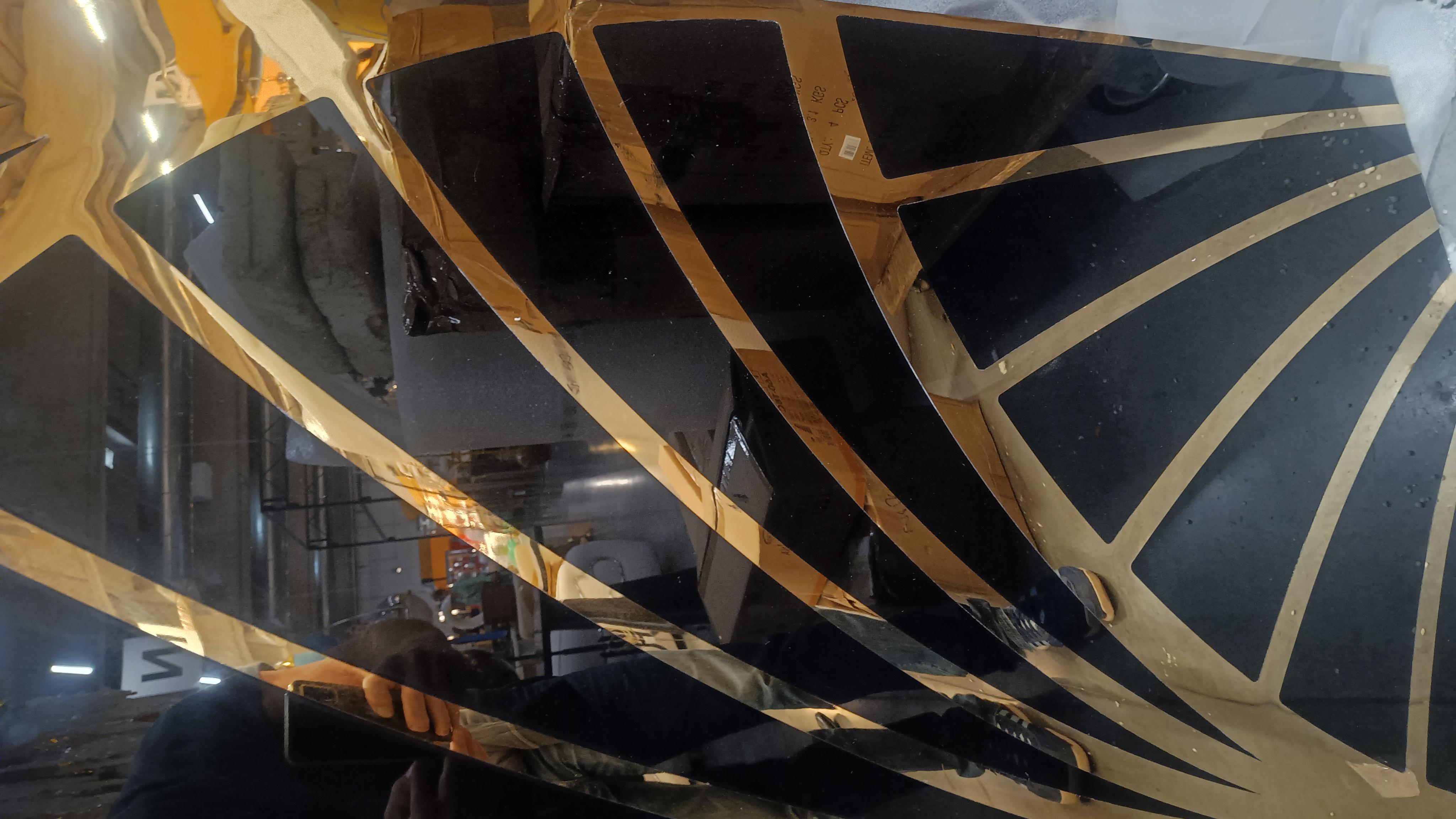 Panneau mural en laiton et verre de Murano (55x55 pouces), 2020 en vente 7