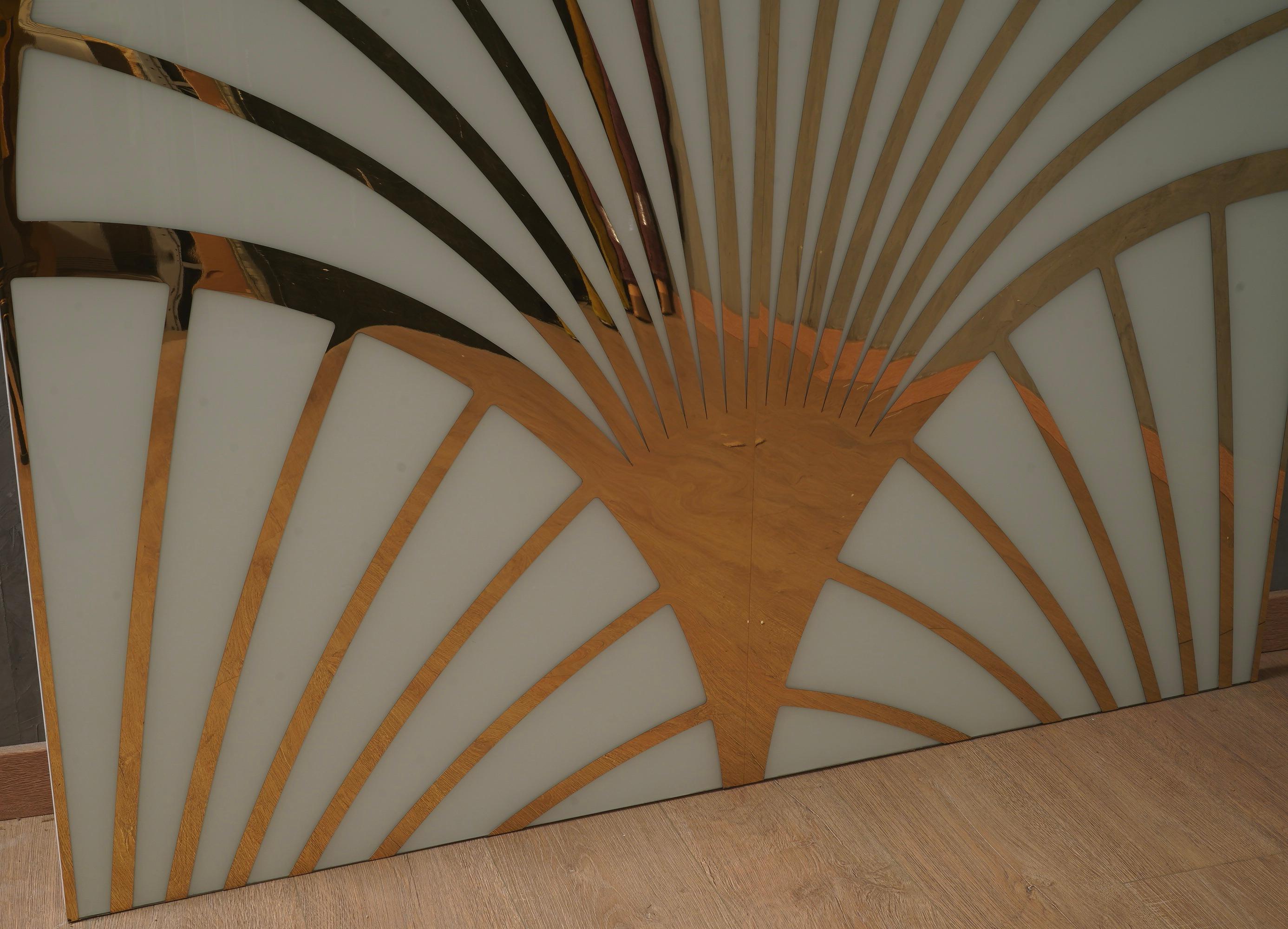 XXIe siècle et contemporain Panneau mural en laiton et verre de Murano (55x55 pouces), 2020 en vente