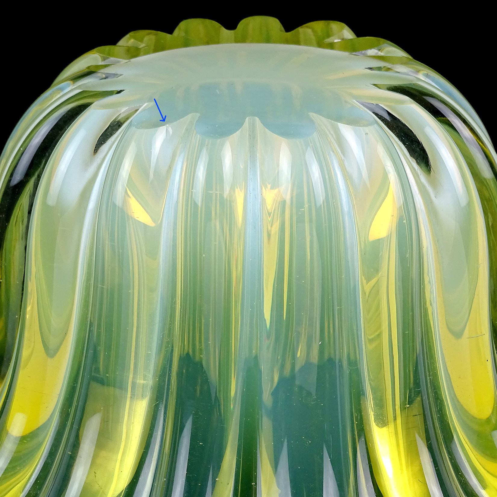 Murano Bright Yellow Opalescent Italian Art Glass Midcentury Center Bowl Vase In Good Condition In Kissimmee, FL