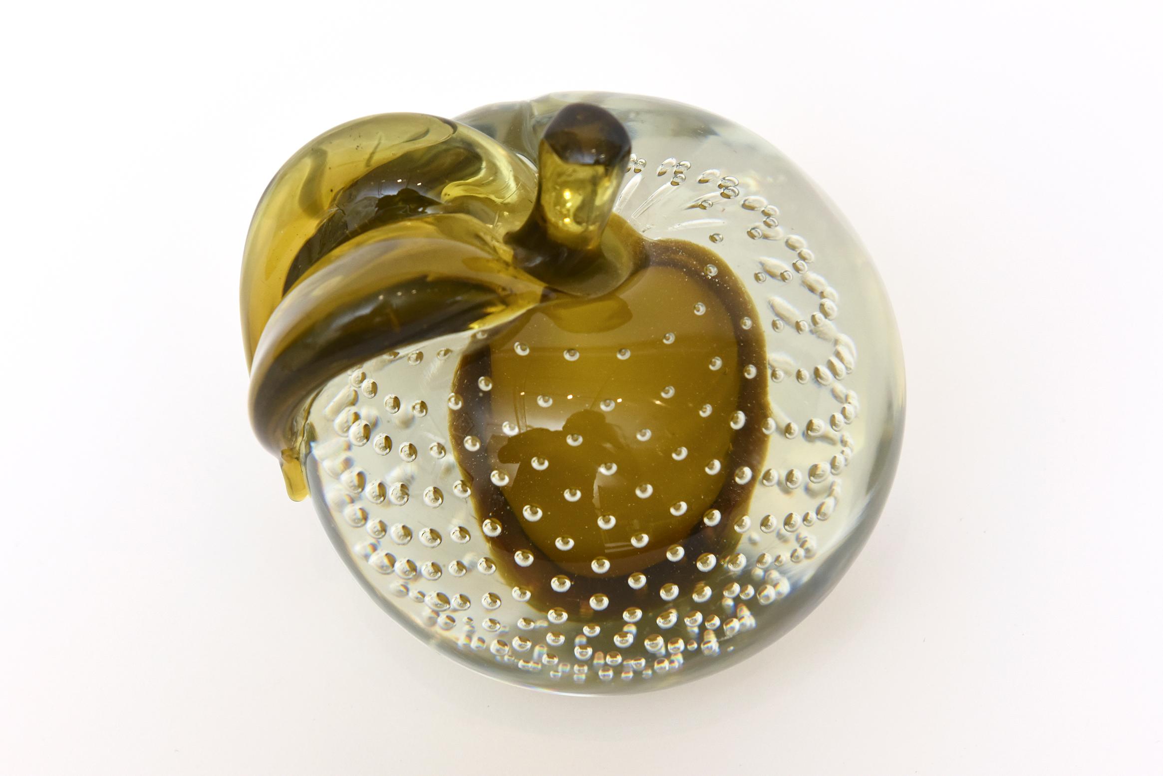 Italiano Scultura o oggetto in vetro di Murano Salviati Bullecante Army Green and Greene & Greene Objects in vendita