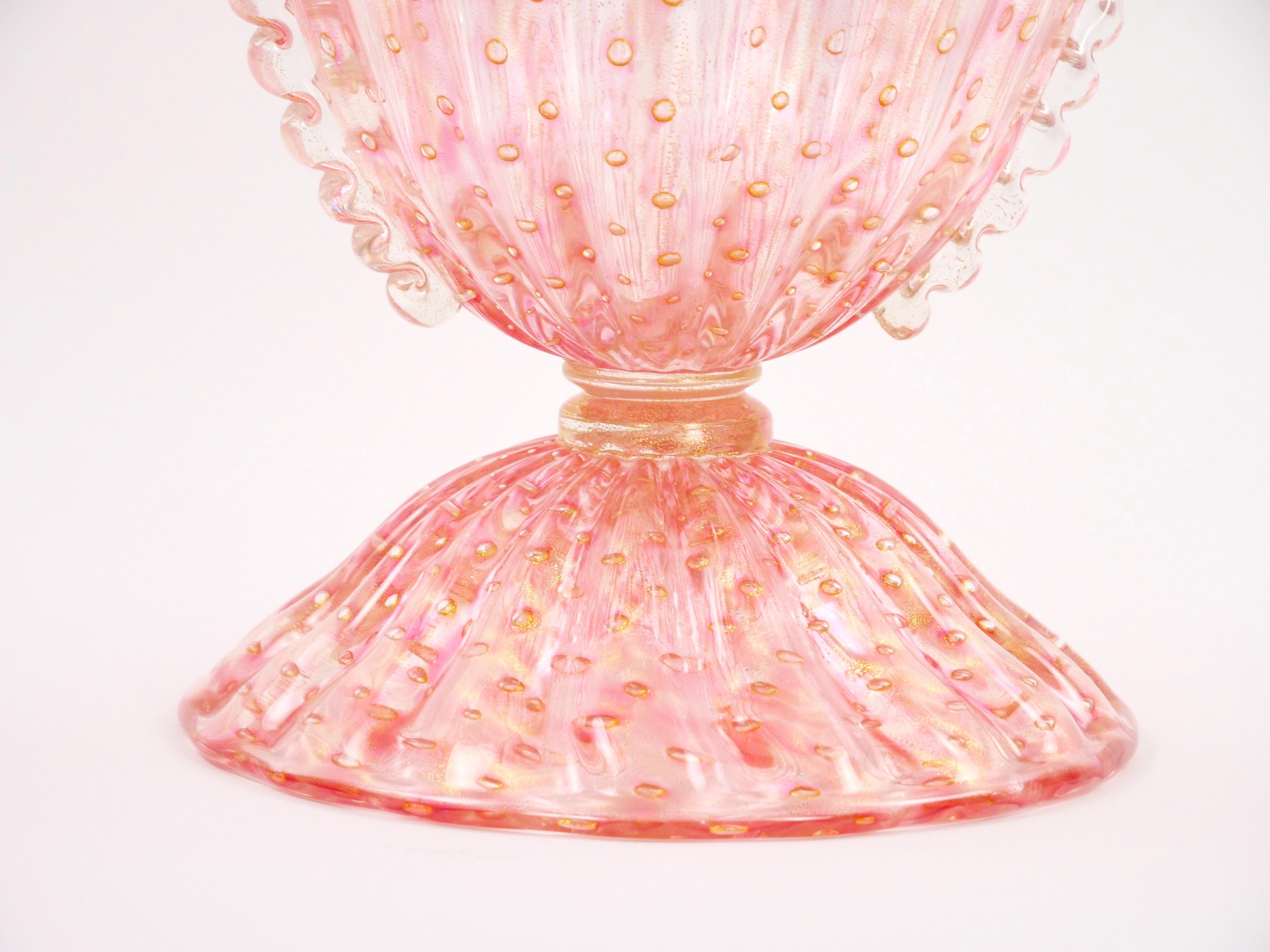 20ième siècle Bol de centre de table en verre de Murano Bullicante/Or infusé de couleur rose en vente