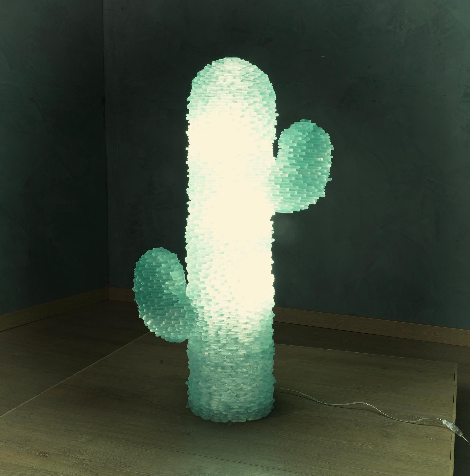 Mid-Century Modern Lampadaire rond en verre d'art de Murano Cactus de couleur vert eau, 1970 en vente