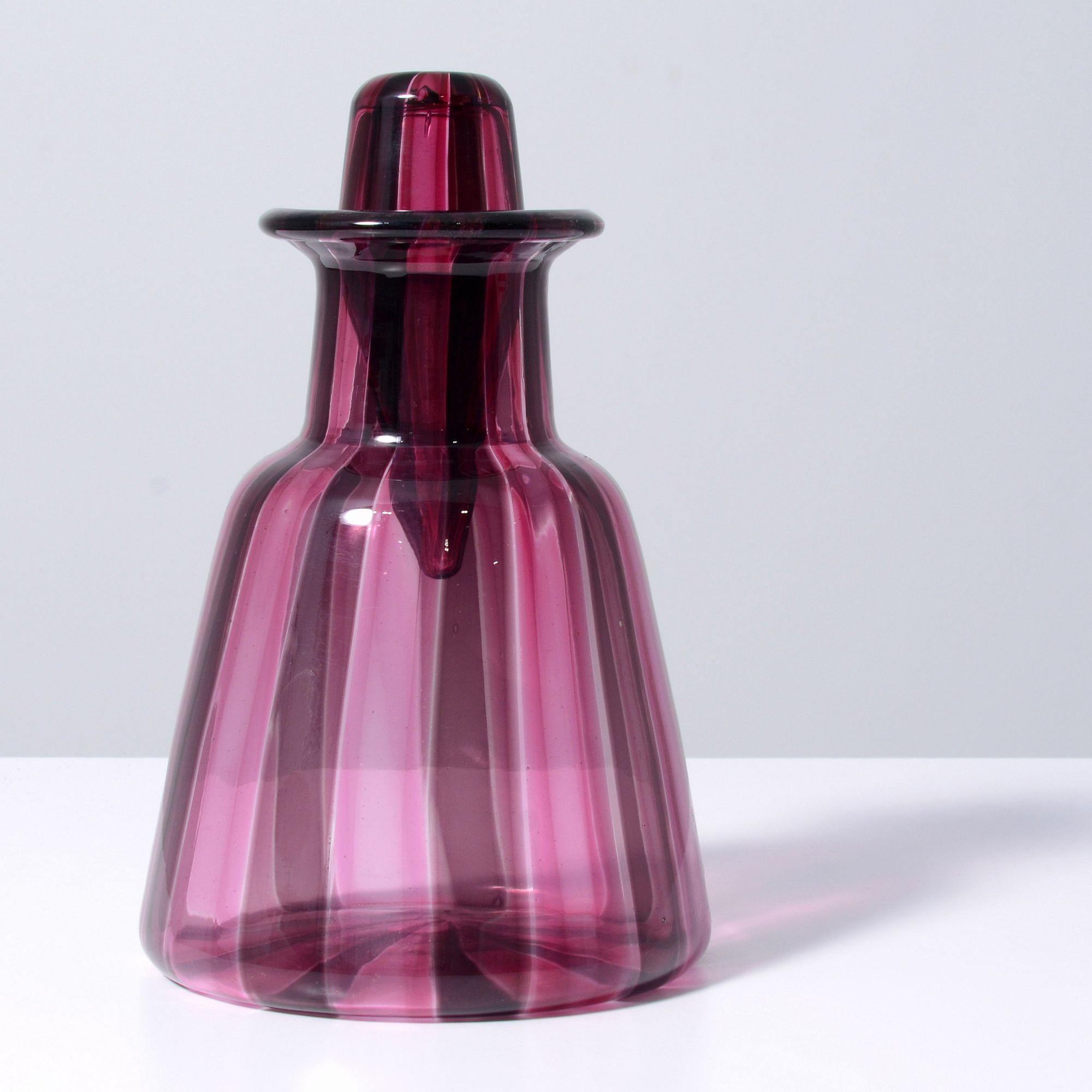 Artista/Designer; Produttore: Fulvio Bianconi (italiano, 1915-1996), attribuito
Marcatura(e); note: nessuna marcatura(e) evidente(i)
Materiali: vetro
Dimensioni (H, L, P): 10.5 