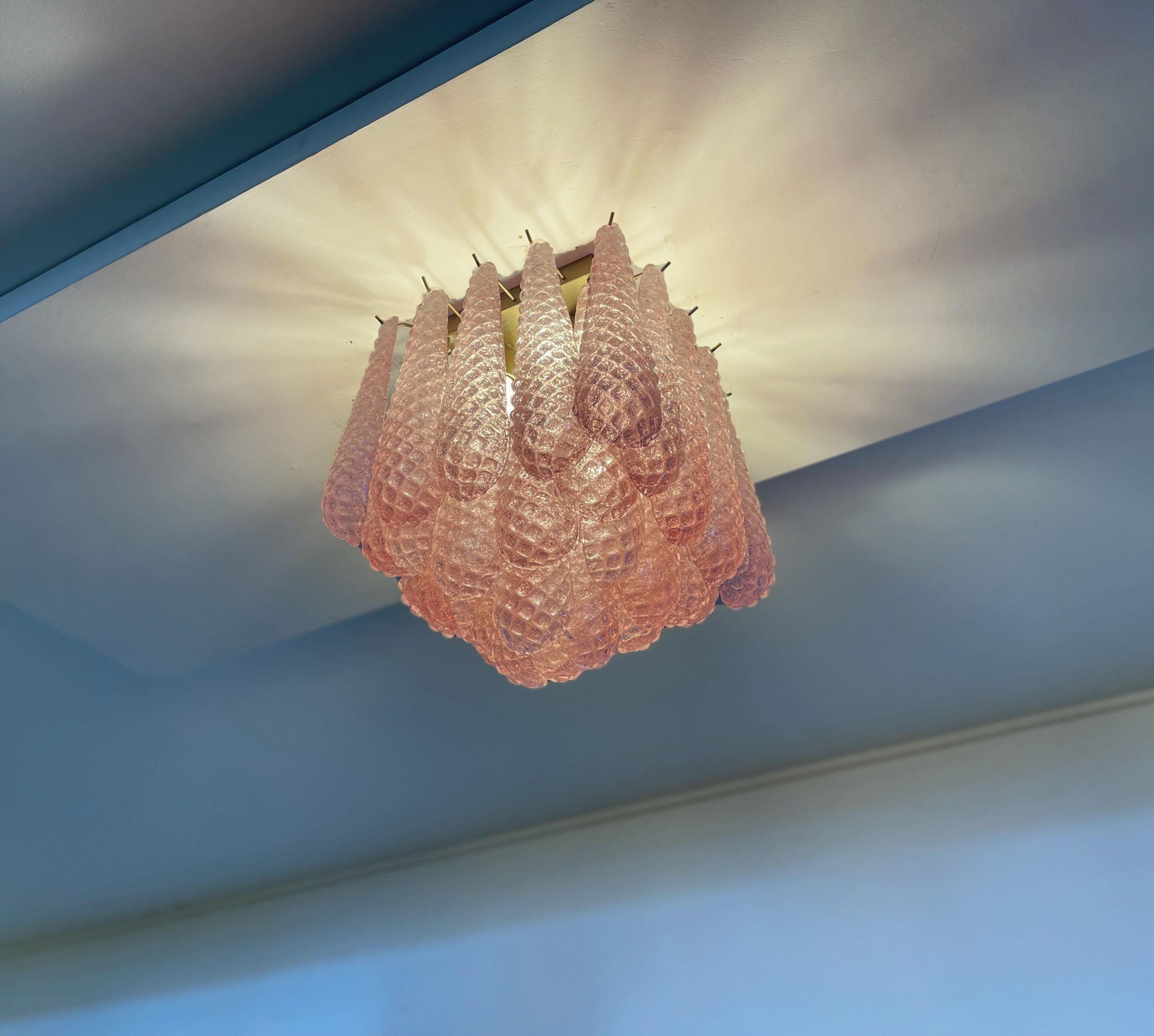 Murano ceiling lamp - 32 pink glass petal drops For Sale 2