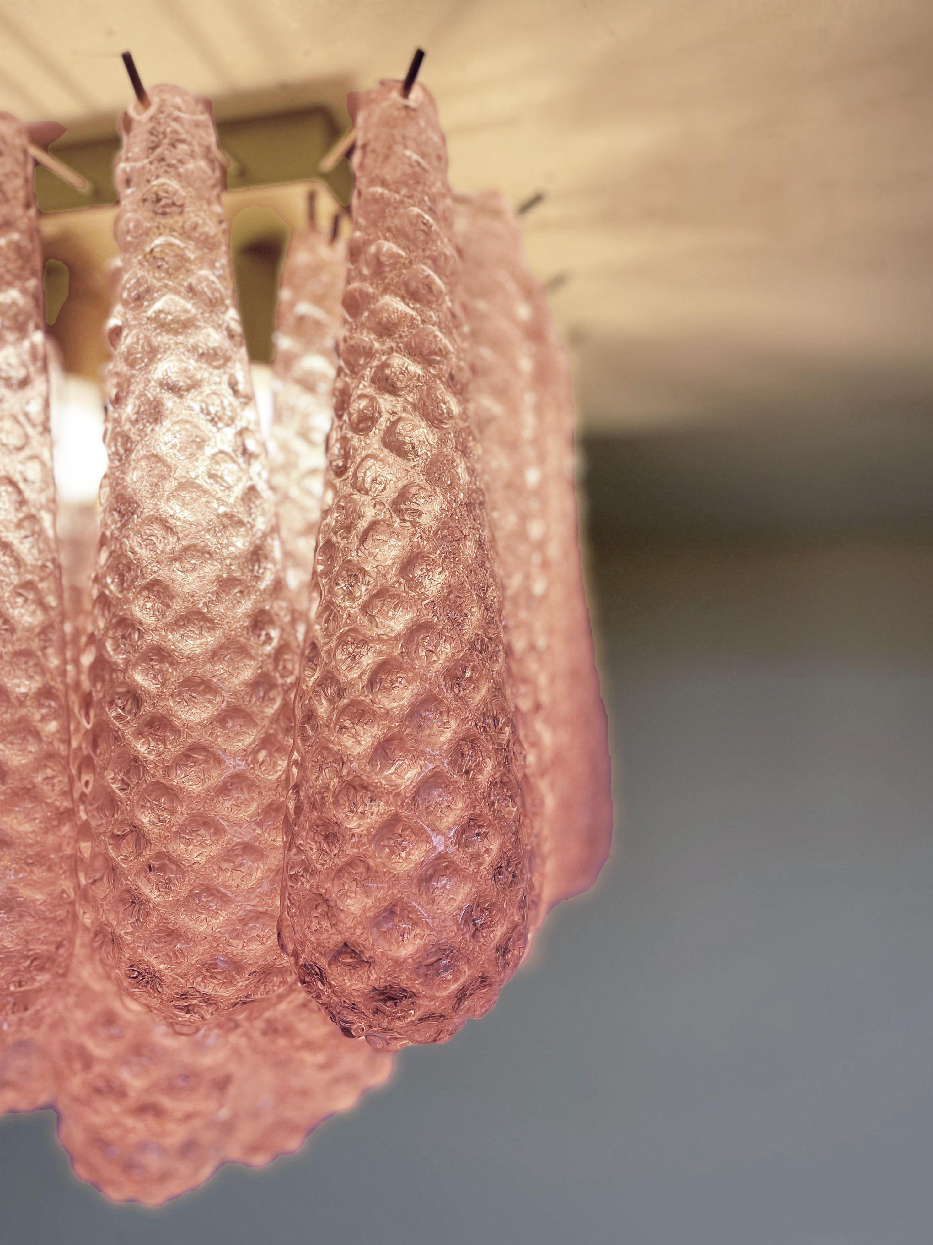 Murano ceiling lamp - 32 pink glass petal drops For Sale 6