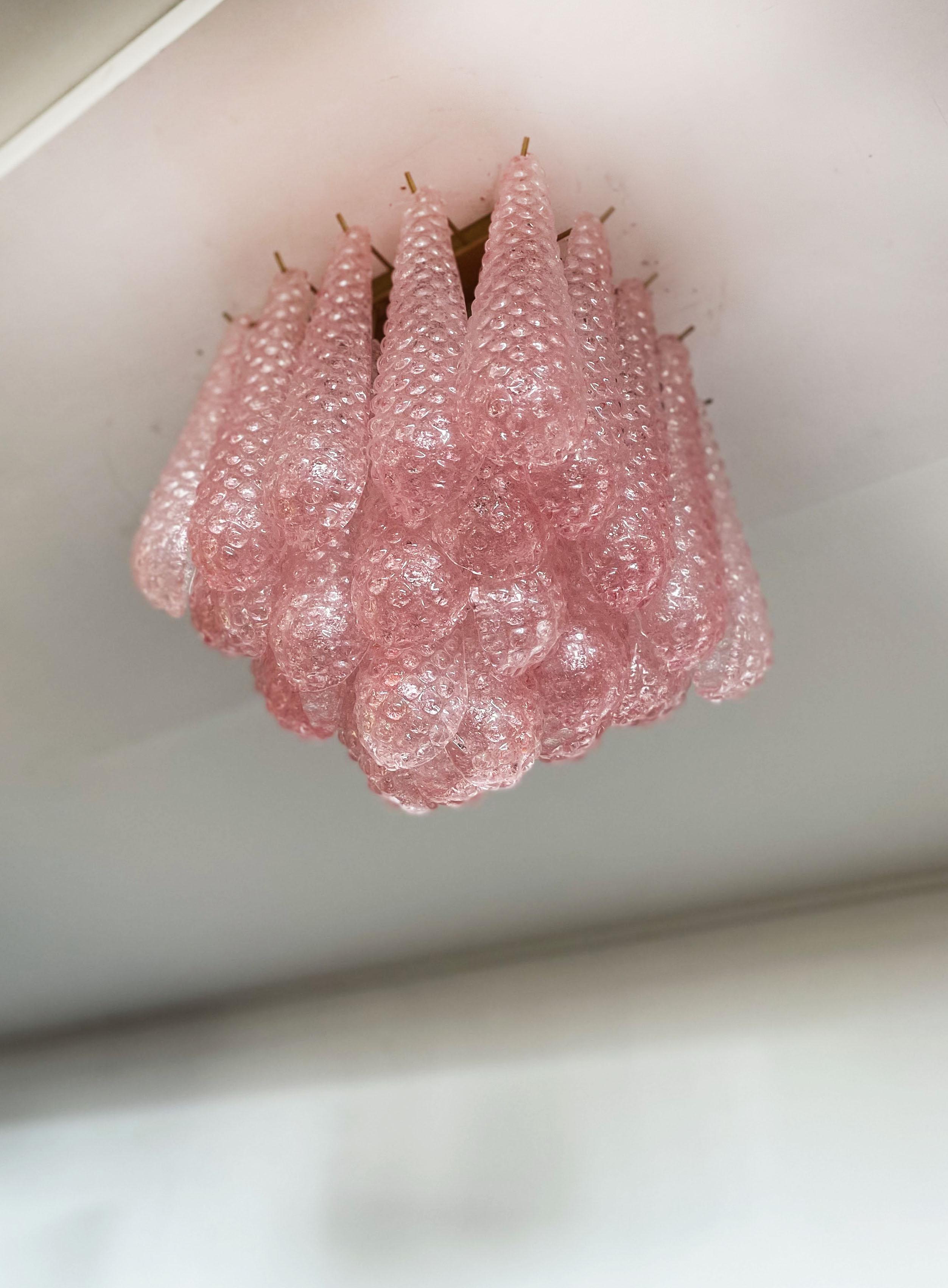 Deckenleuchte aus Muranoglas – 32 rosa Glasblütenblatttropfen (20. Jahrhundert) im Angebot