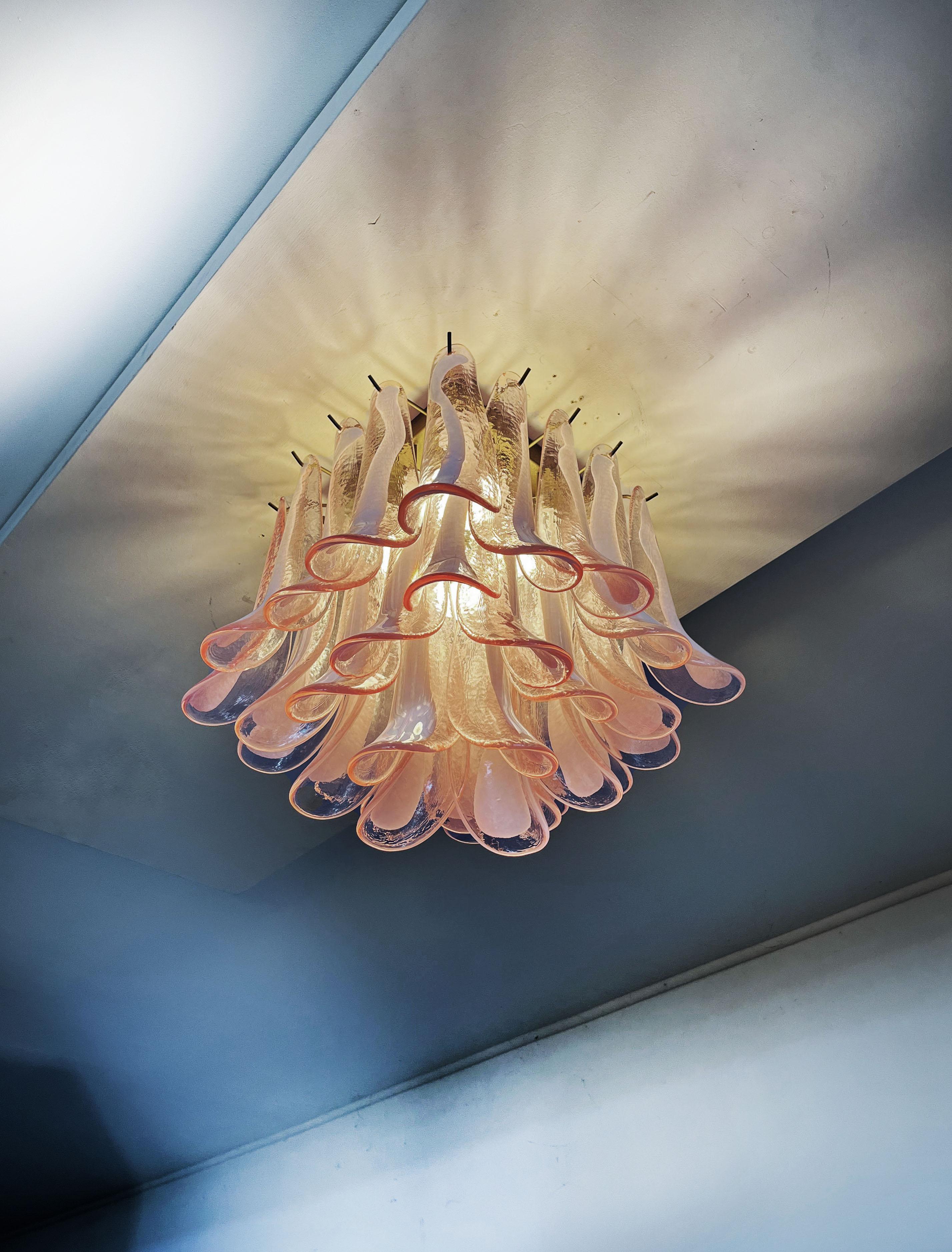 Murano ceiling lamp - 32 PINK glass petals For Sale 2