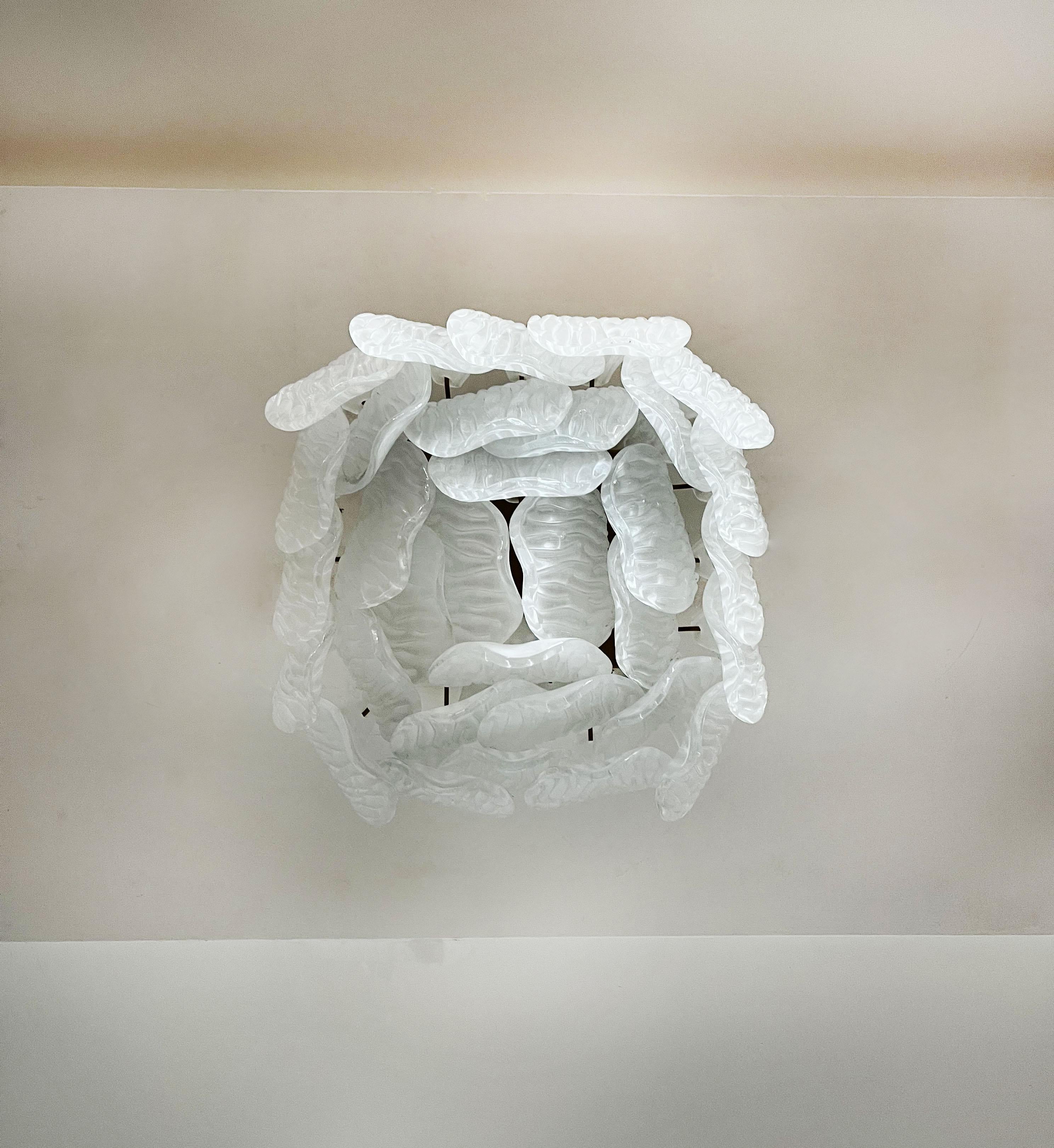 Lámpara de techo de Murano - hojas de cristal esmerilado tallado Moderno de mediados de siglo en venta