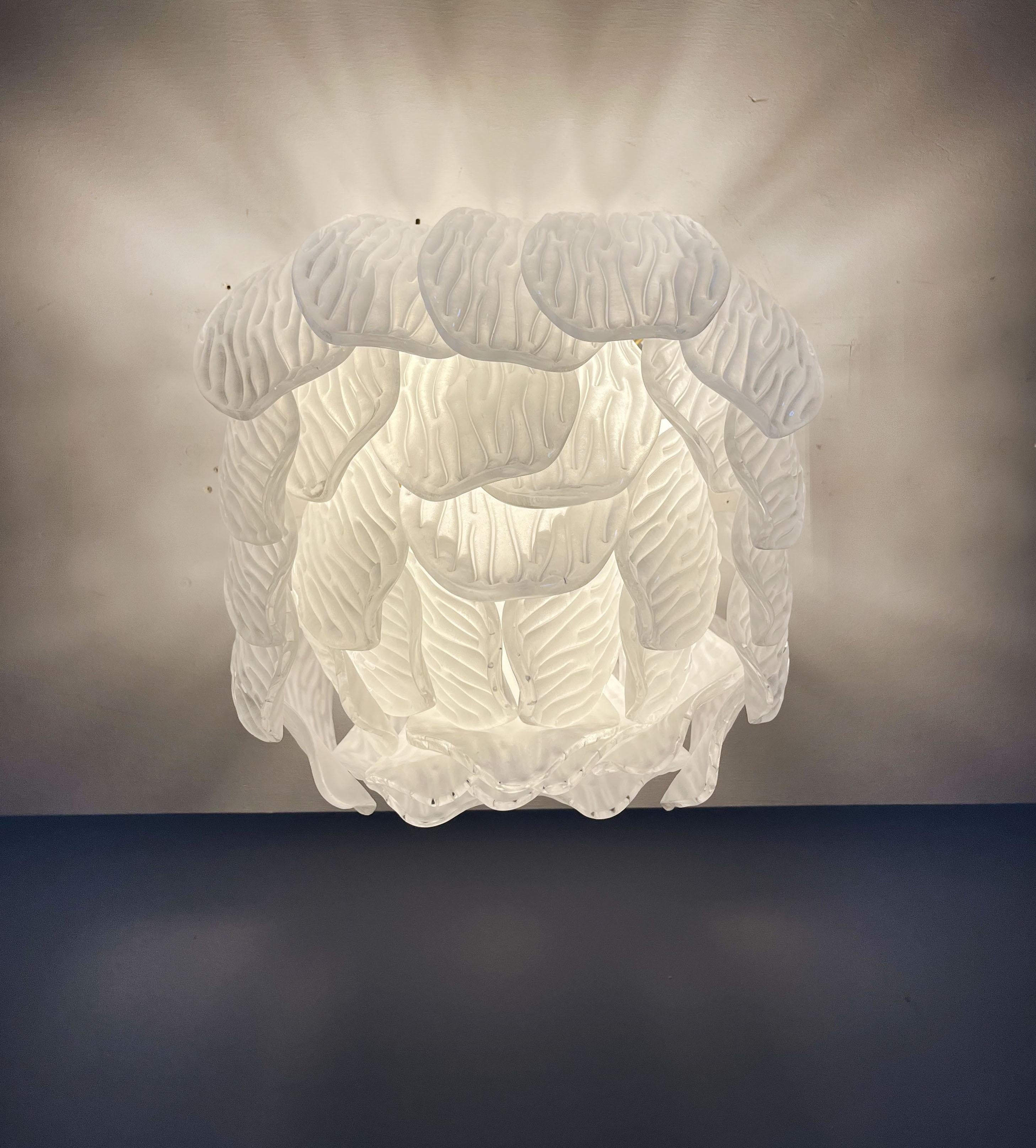Murano Ceiling Lamp, Frosted Carved Glass Leaves In Good Condition For Sale In Gaiarine Frazione Francenigo (TV), IT