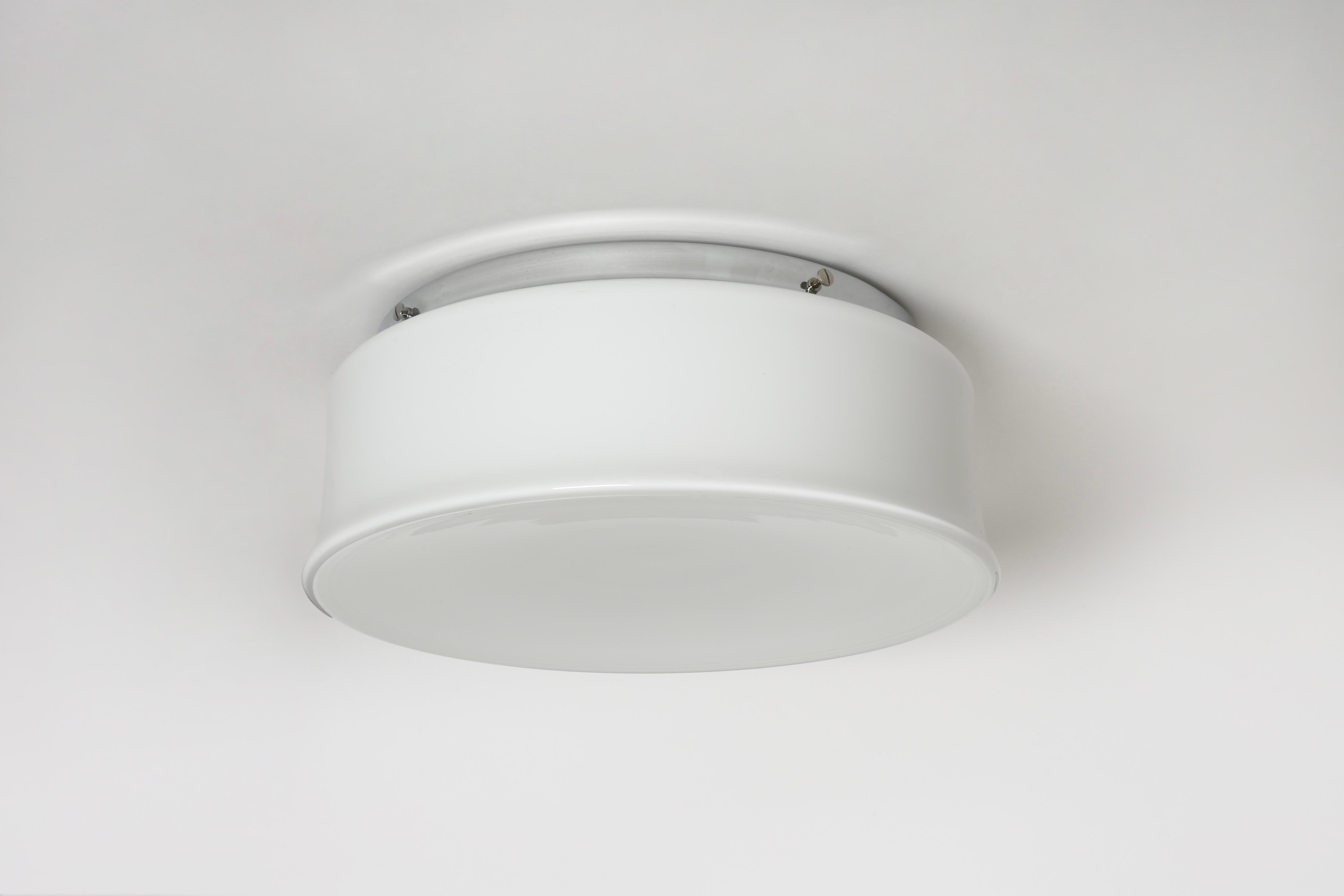 Murano glass flush mount ceiling light by Vistosi.
Glass is made by Vistosi, metal frame is new and custom made.
Designed and made in Italy.
White opaline glass, metal.
Takes 3 Edison bulbs.
Complimentary US rewiring upon request.
Price is for ONE