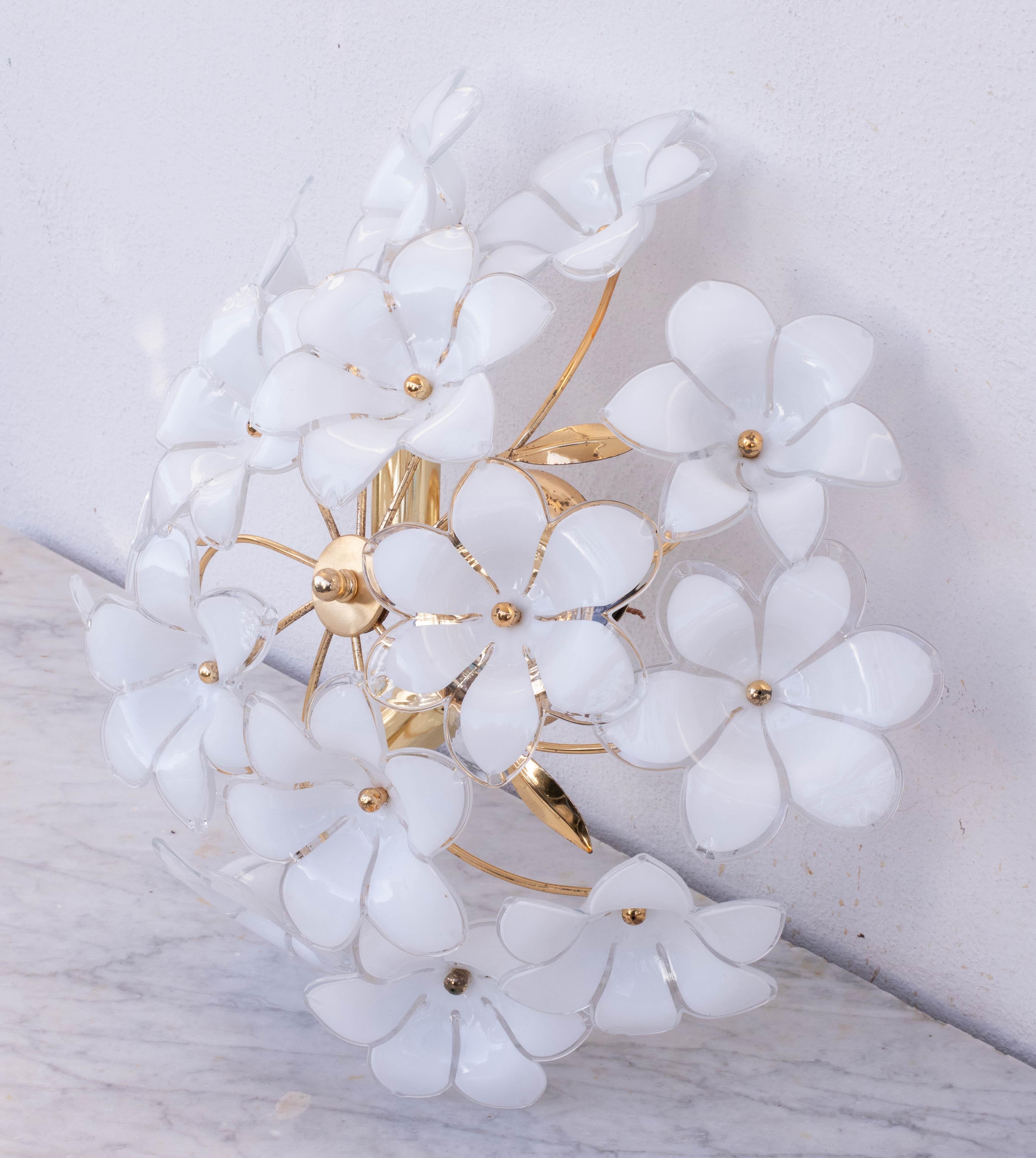 Lámpara de techo de Murano Flores blancas, 1970 en venta 3