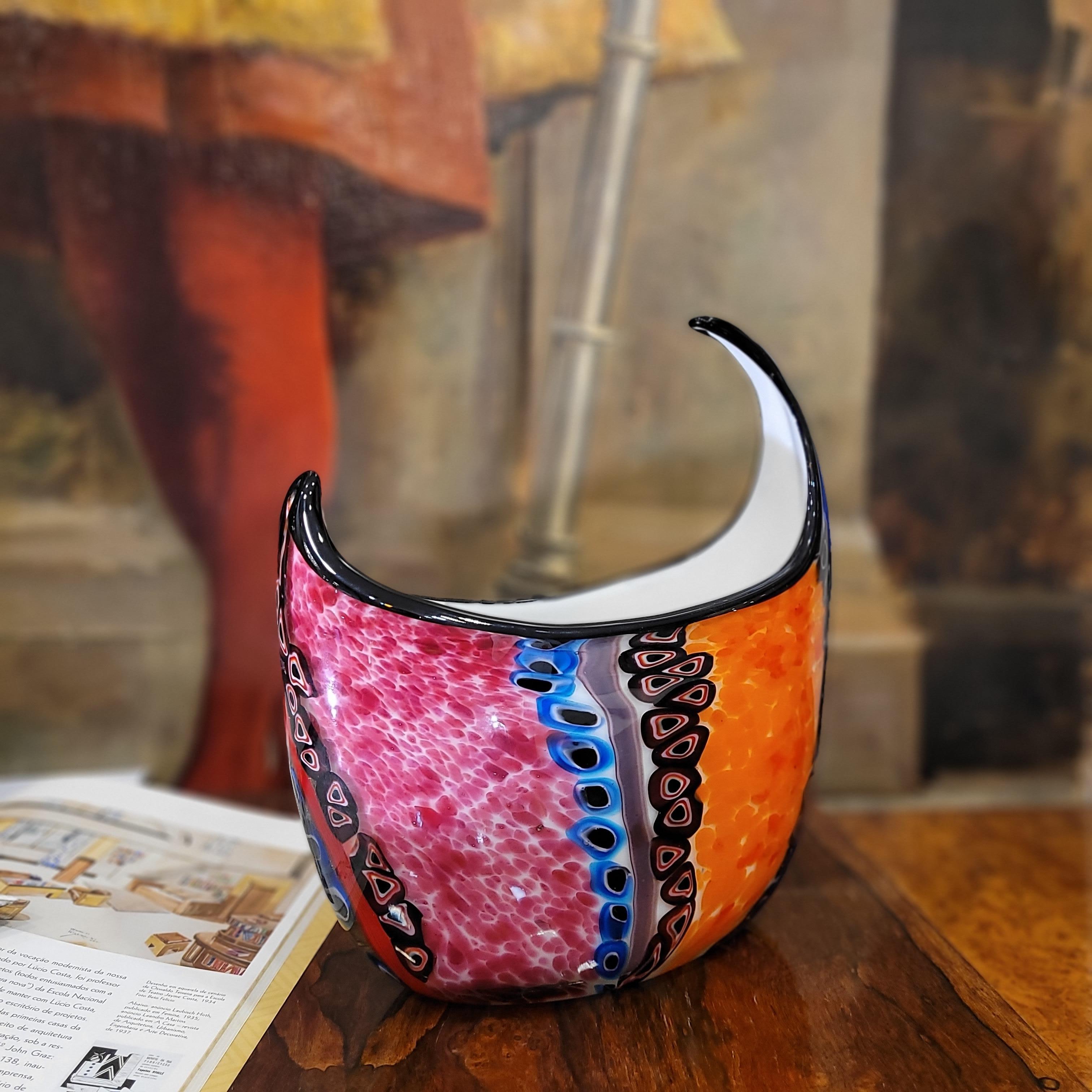 Italiano Centro di Murano giallo rosa blu Millefiori 20° Millefiori in vetro di Murano in vendita