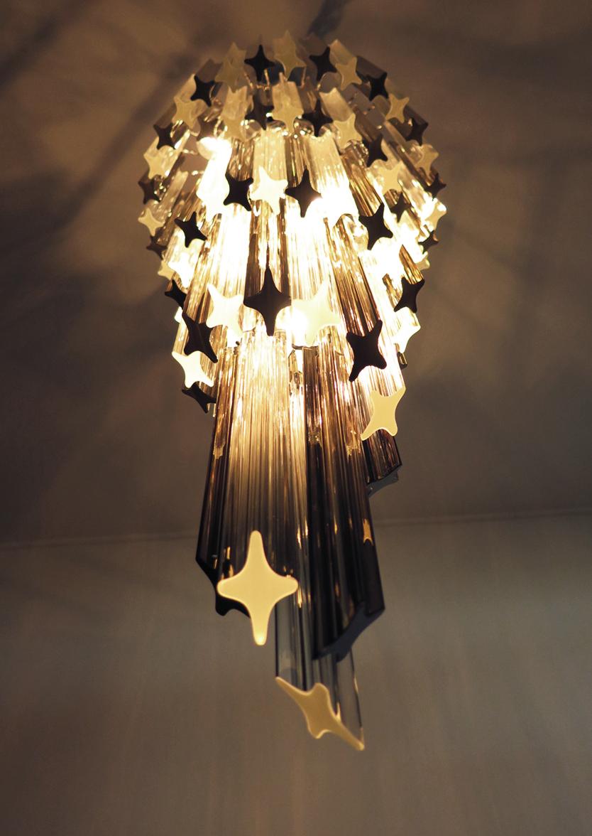Late 20th Century Murano Chandelier 86 Transparent and Smoked Quadriedri Prism For Sale