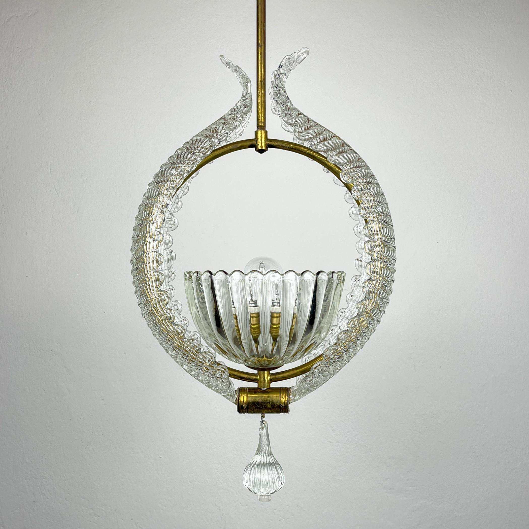 Murano chandelier by Ercole Barovier Barovier & Toso made in Italy in the 1930s.
Founded in 1295 in Murano, Italy, Barovier & Toso stands as one of the oldest family businesses globally. Originally established as Barrovier, the company later merged
