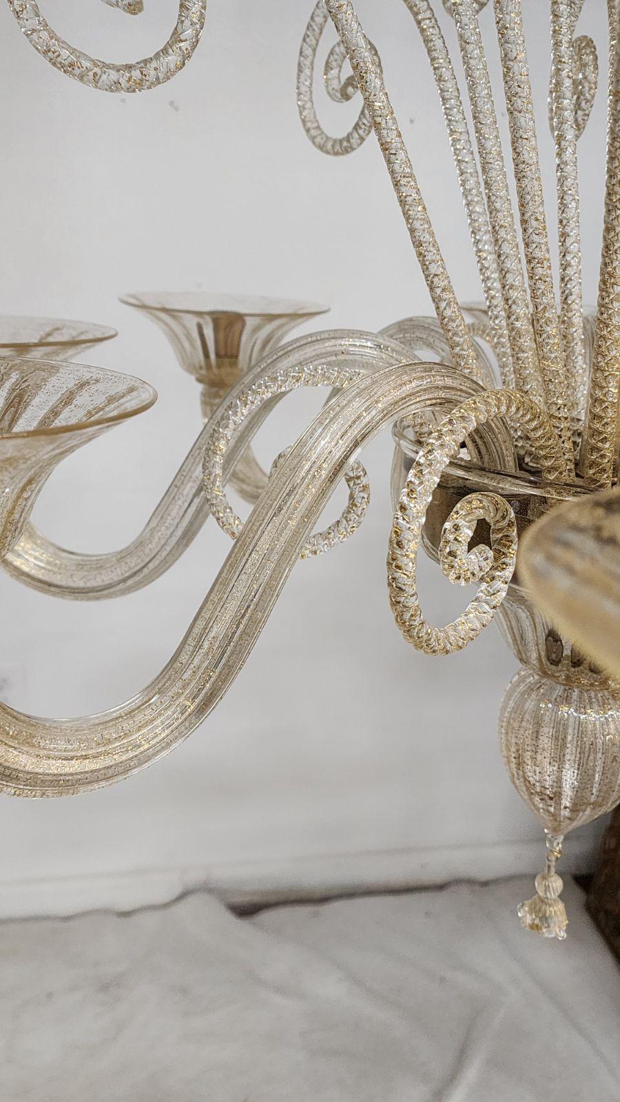 Murano Chandelier In Excellent Condition For Sale In Dallas, TX