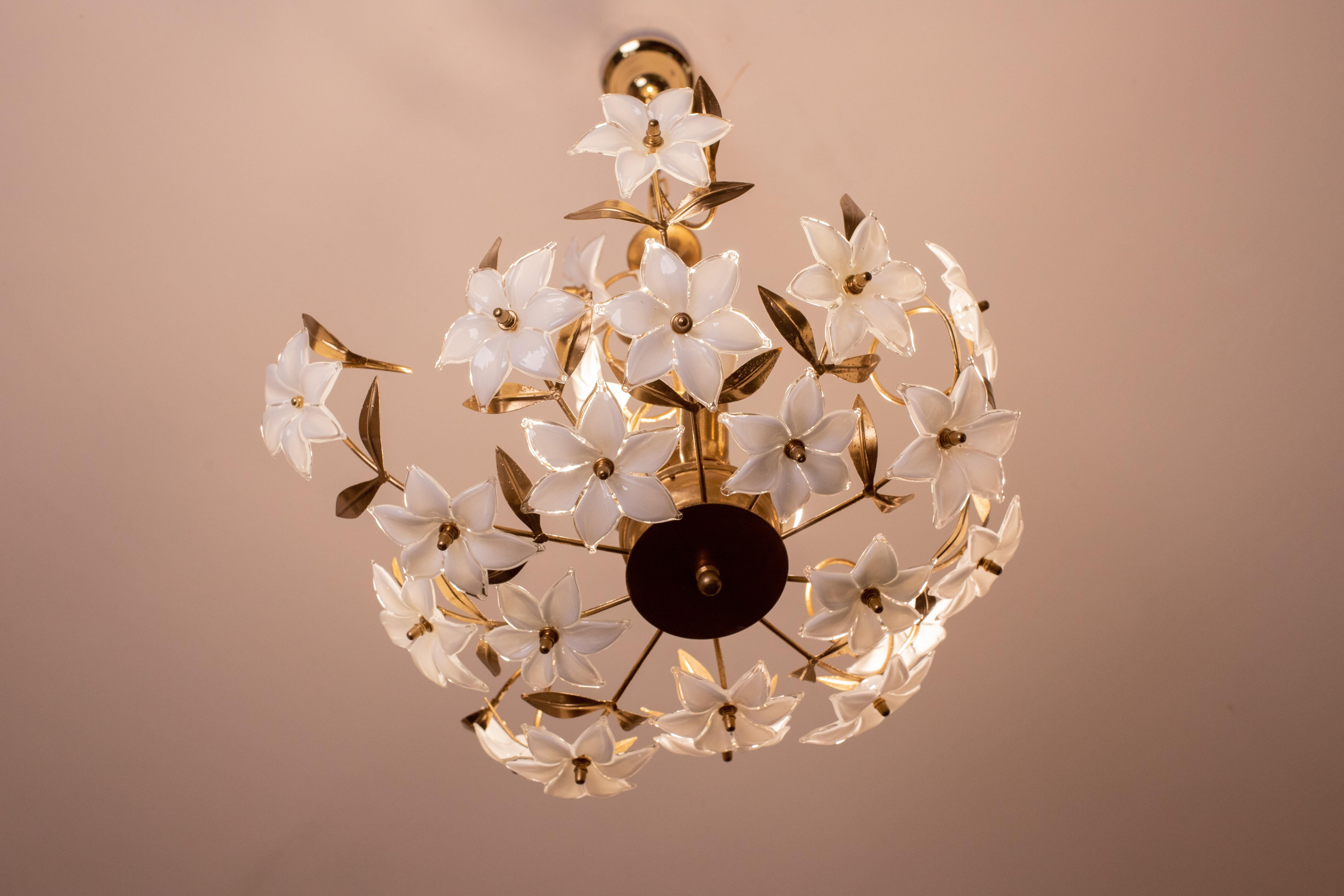 Murano Chandelier Full of White Flowers, 1970s 9