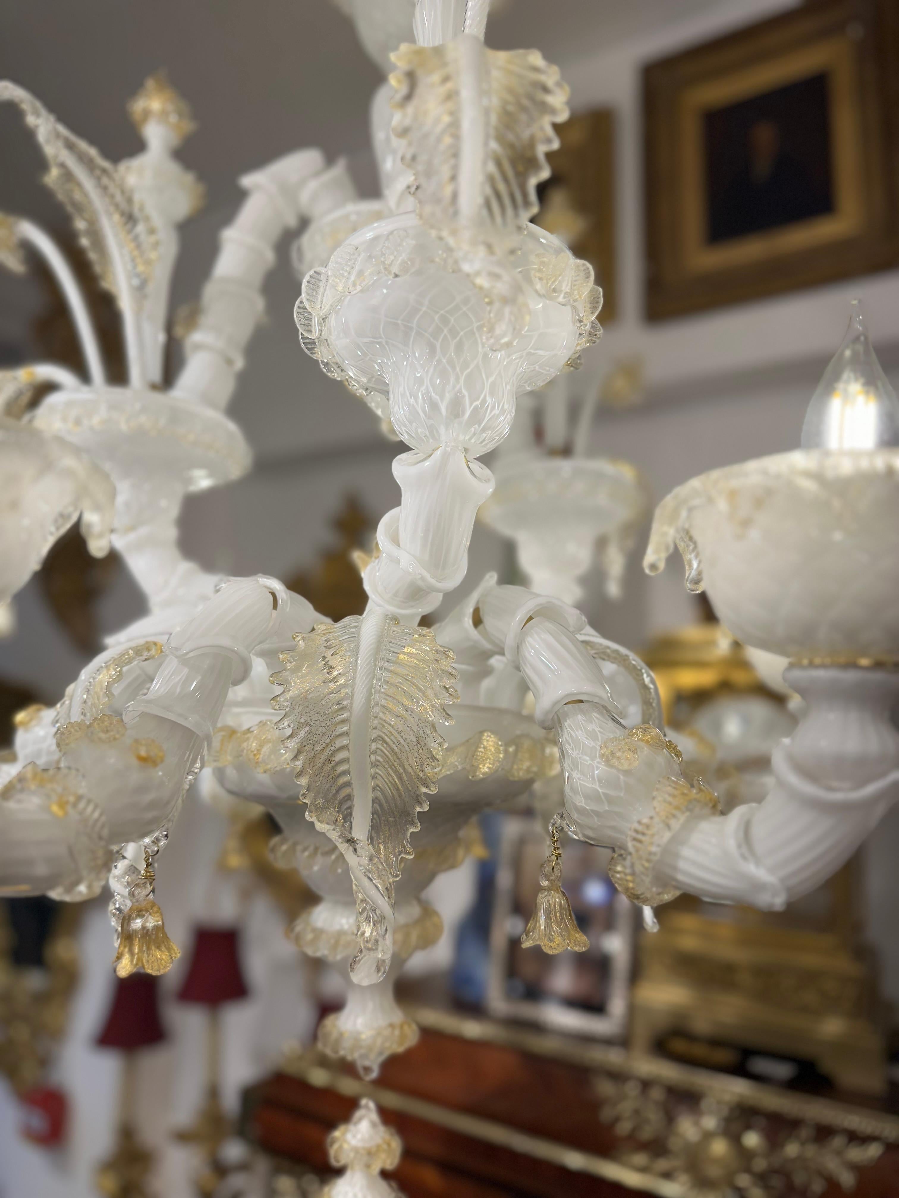 Hand-Crafted Murano Chandelier In Frosted White And Gold  For Sale